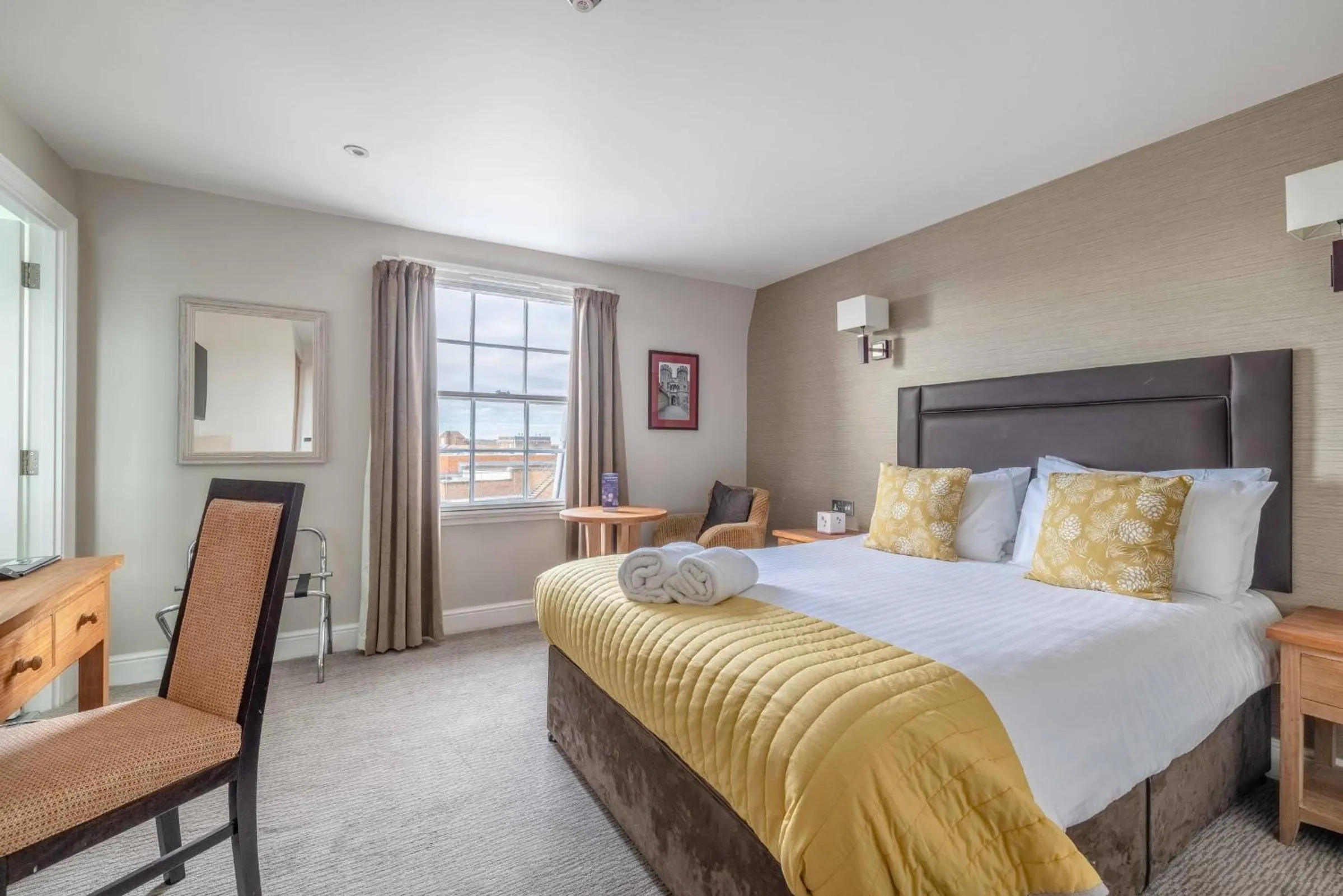 Photo of the whole room, Bed in Goswell House Hotel central Windsor