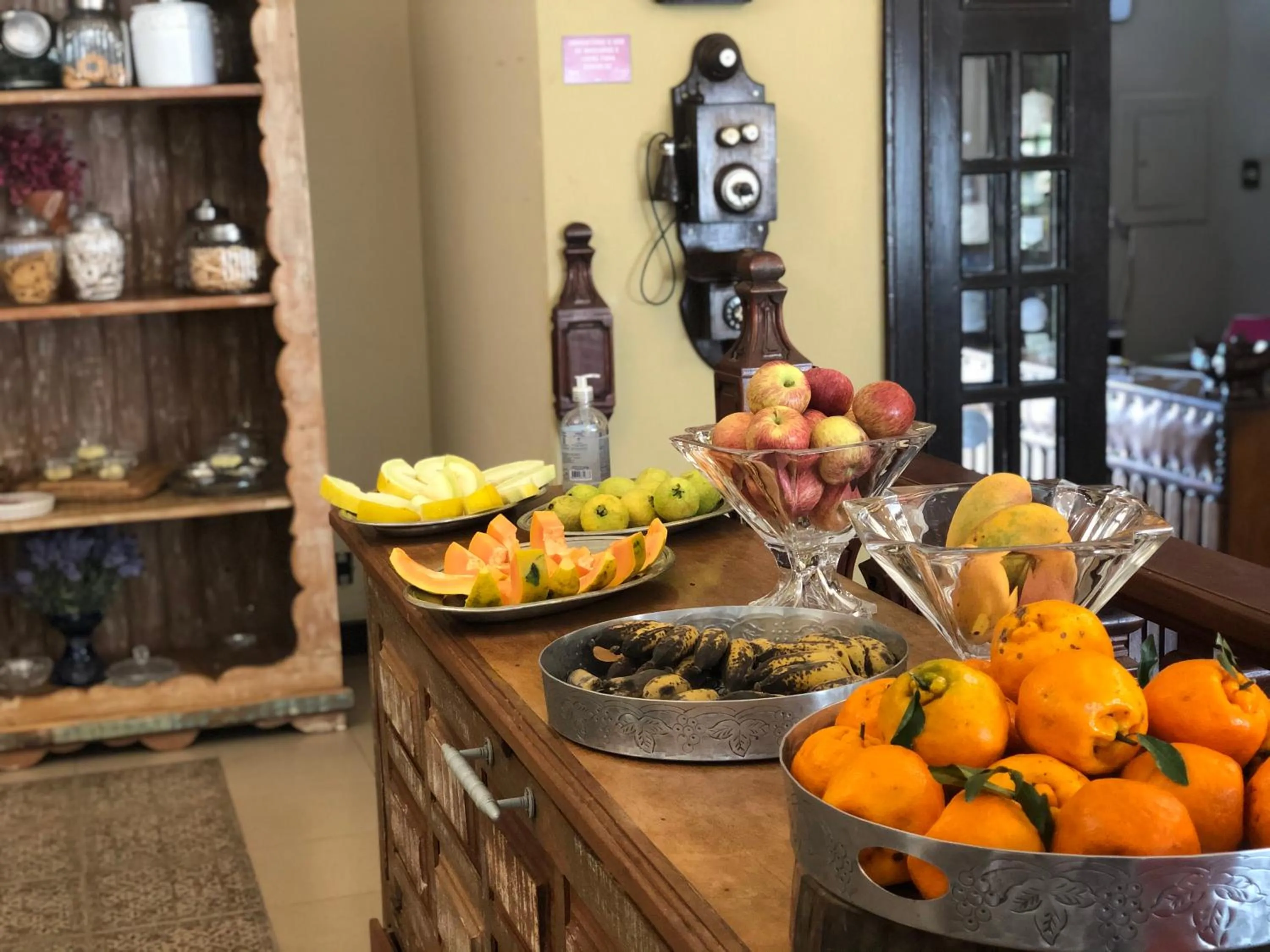 Buffet breakfast in Pousada Maria Barbosa Tiradentes