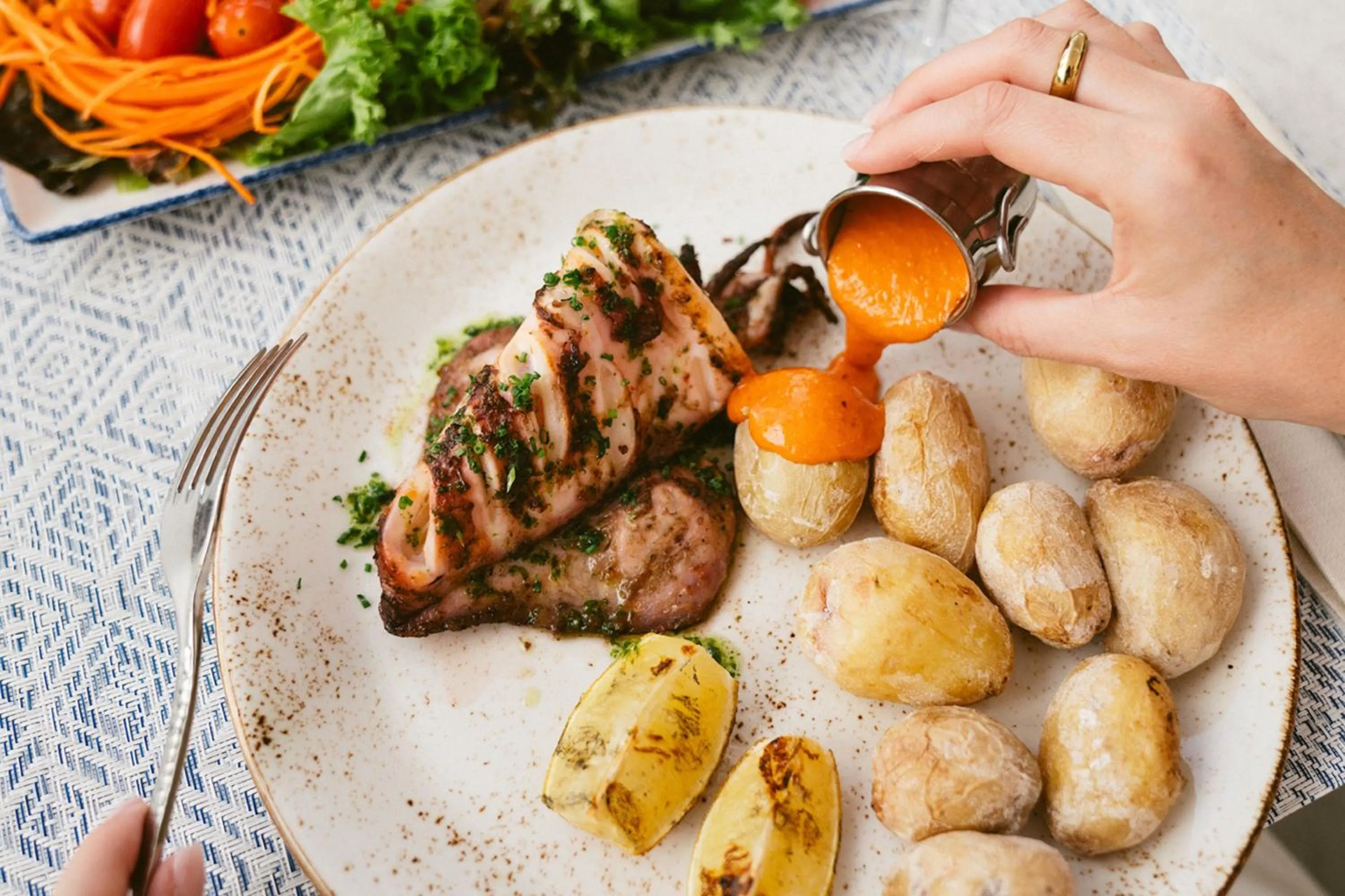 Restaurant/places to eat in Resort Cordial Santa Águeda & Perchel Beach Club