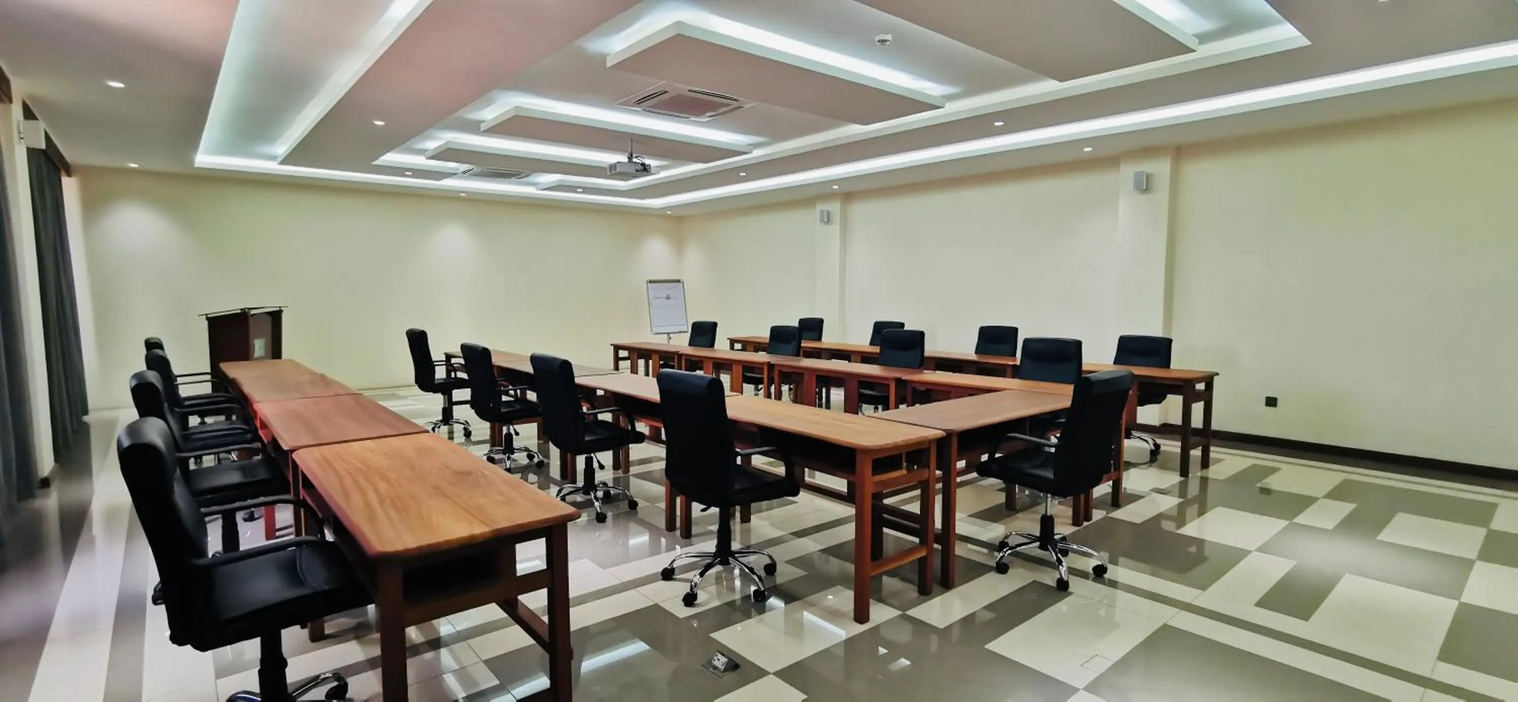 Meeting/conference room in Kampala Nile Resort