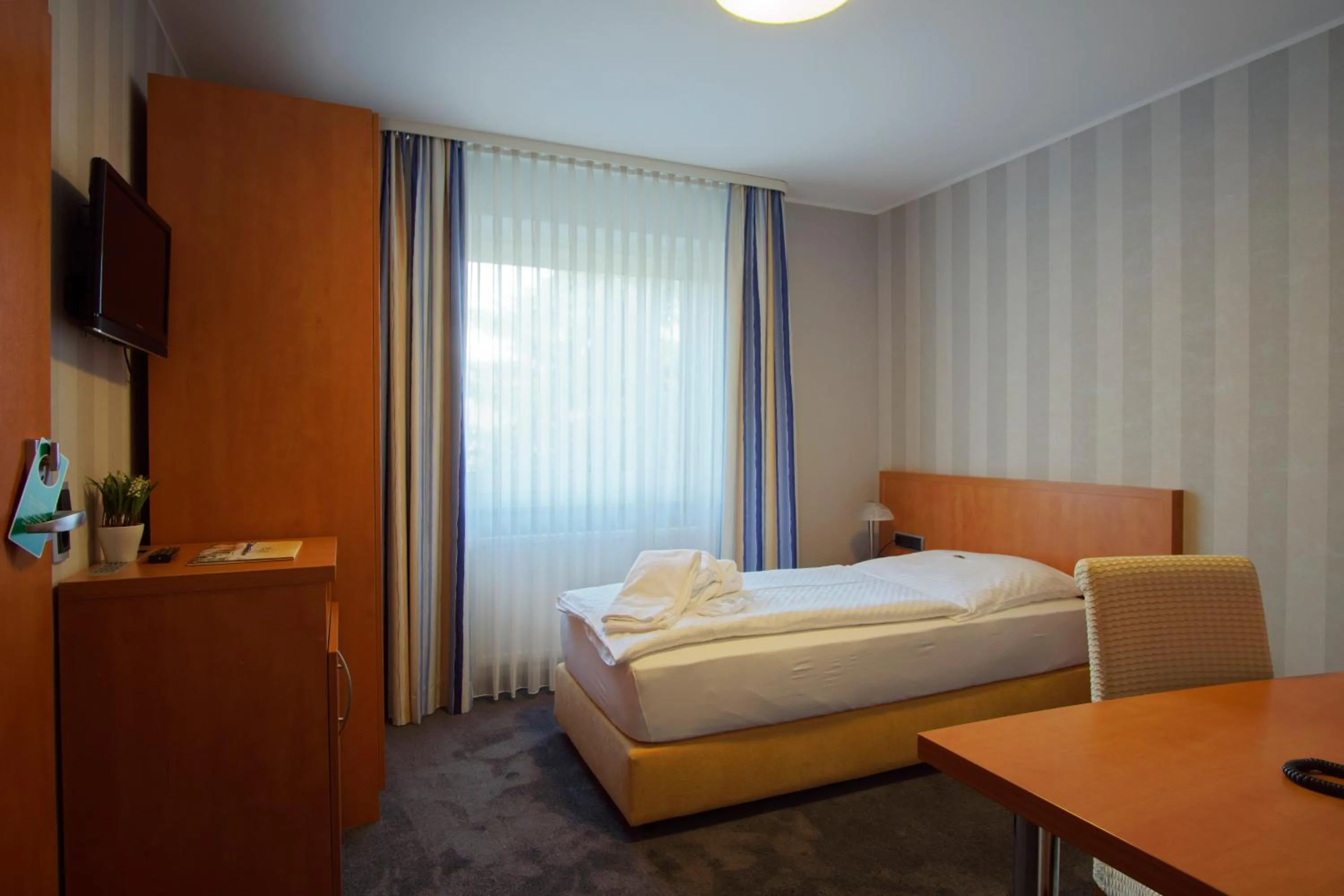 Photo of the whole room, Bed in laVital Sport- & Wellness Hotel