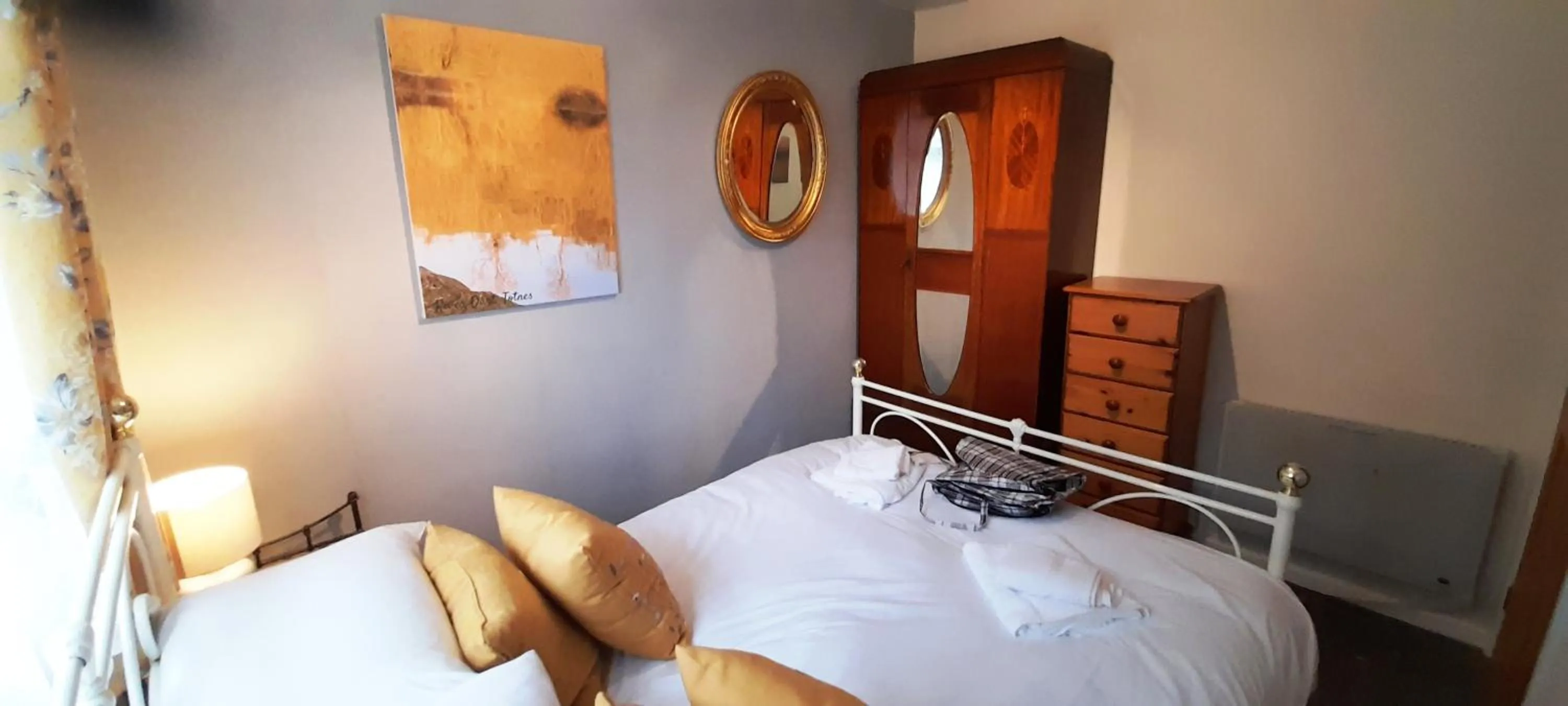 Other, Bed in Sheena's Dartmouth Chalets