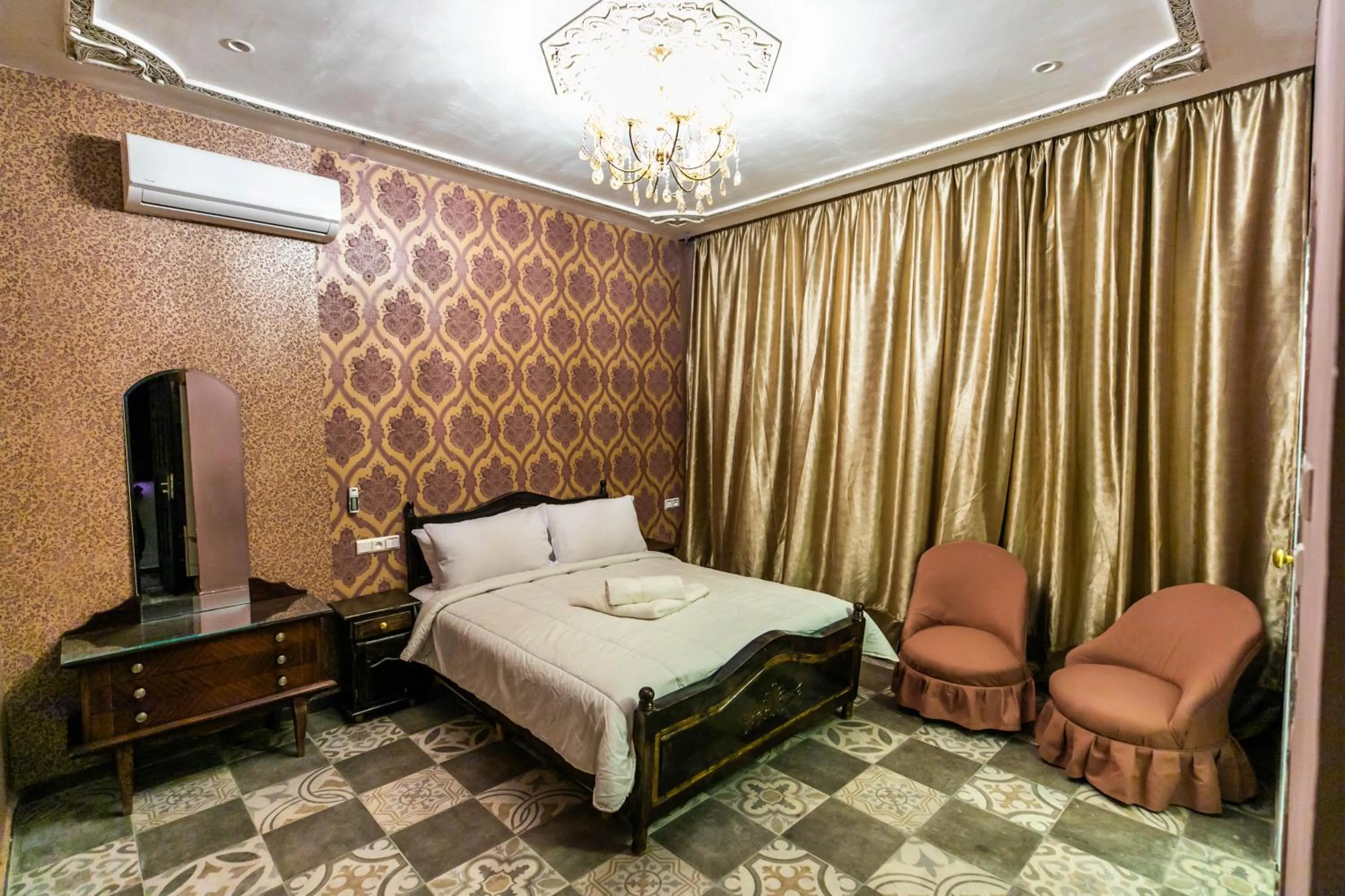 Bedroom, Bed in Palais Shazam & SPA