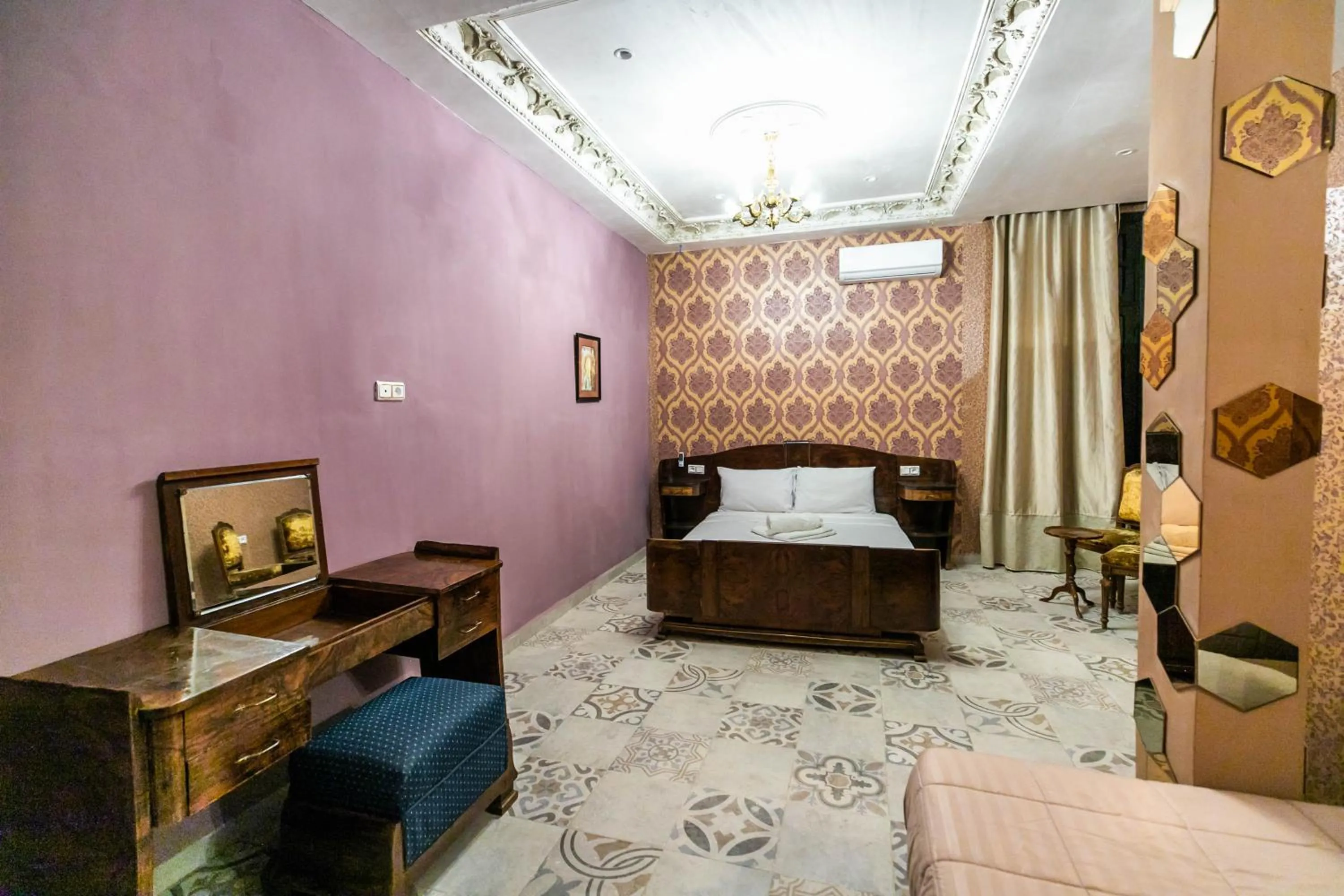 Bedroom, Bed in Palais Shazam & SPA