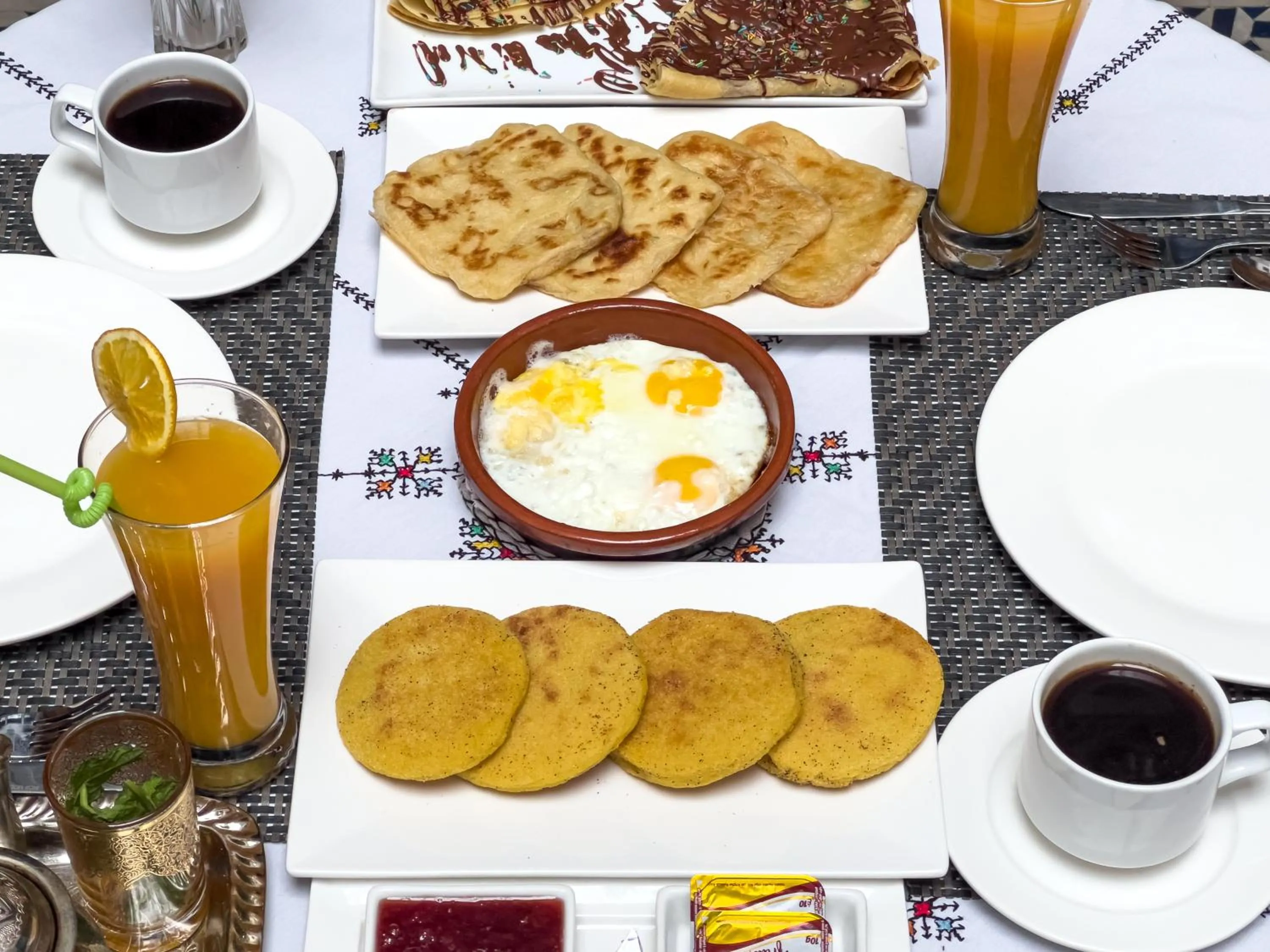 Breakfast in Palais Shazam & SPA