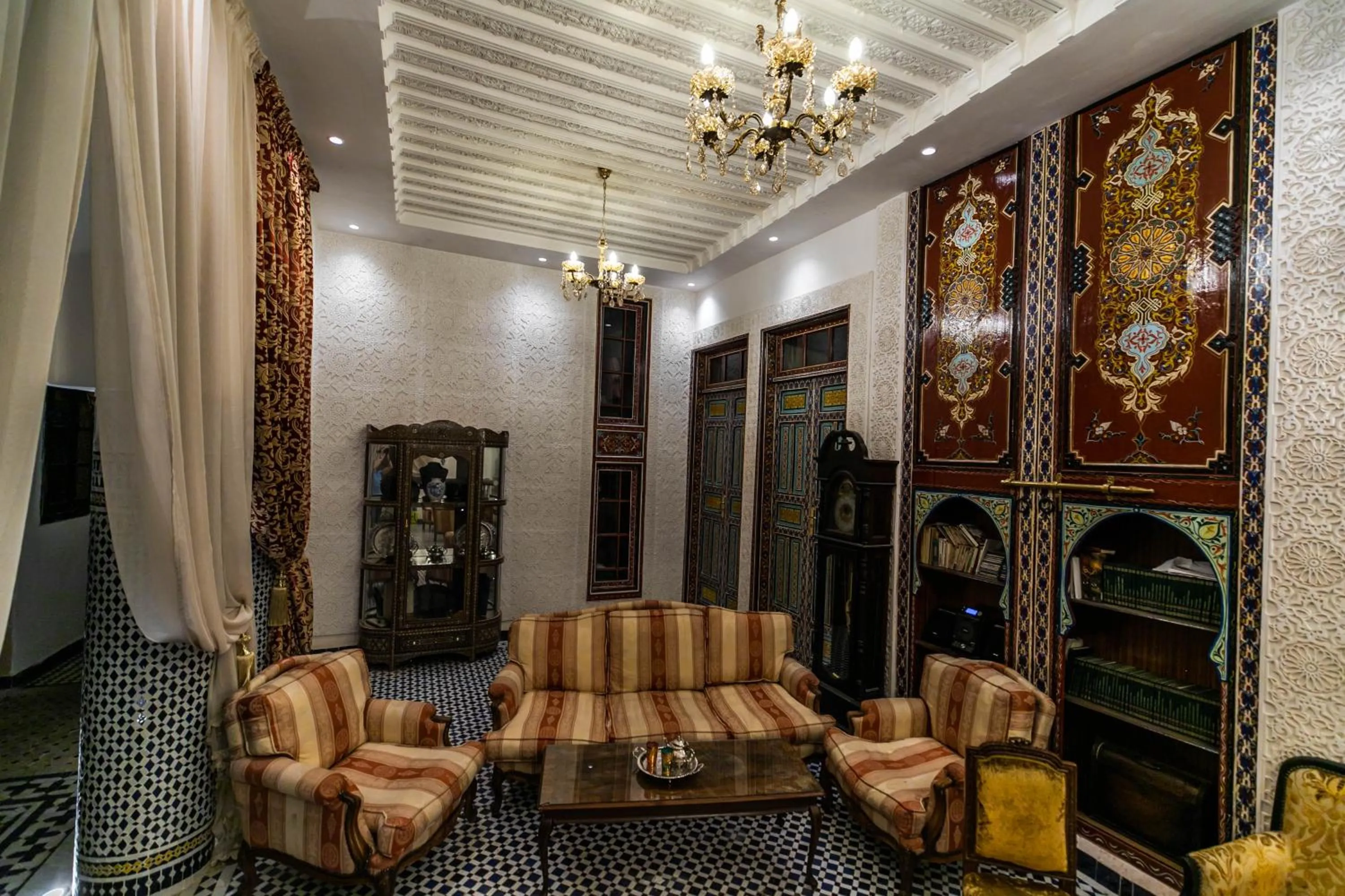 Restaurant/places to eat in Palais Shazam & SPA