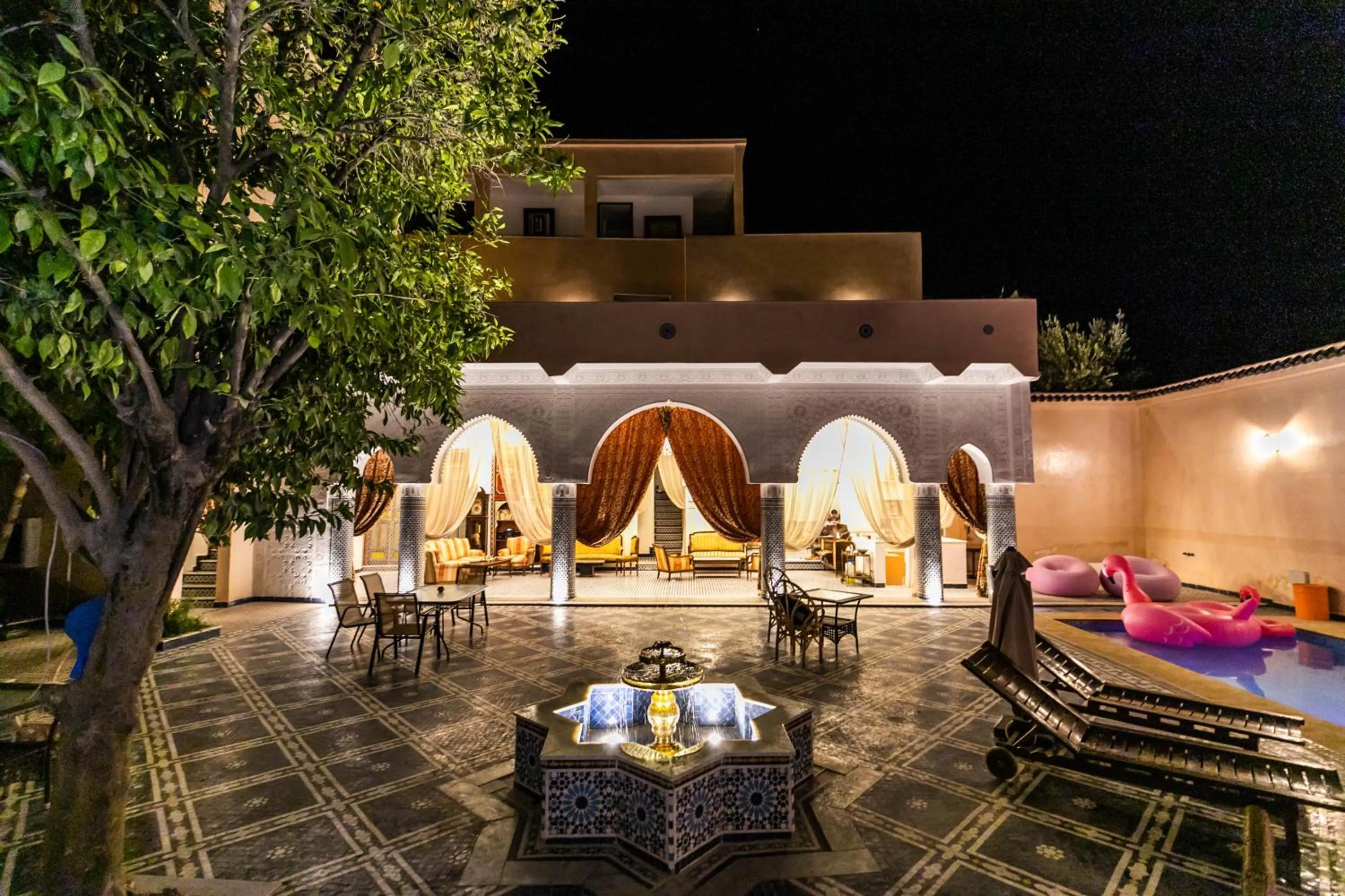 Patio in Palais Shazam & SPA