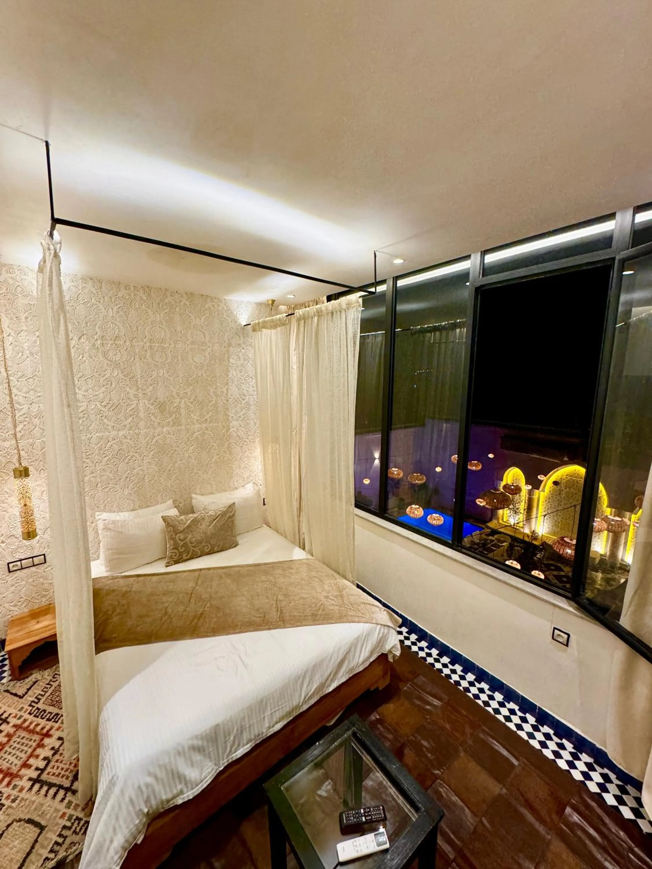 View (from property/room), Bed in Palais Shazam & SPA