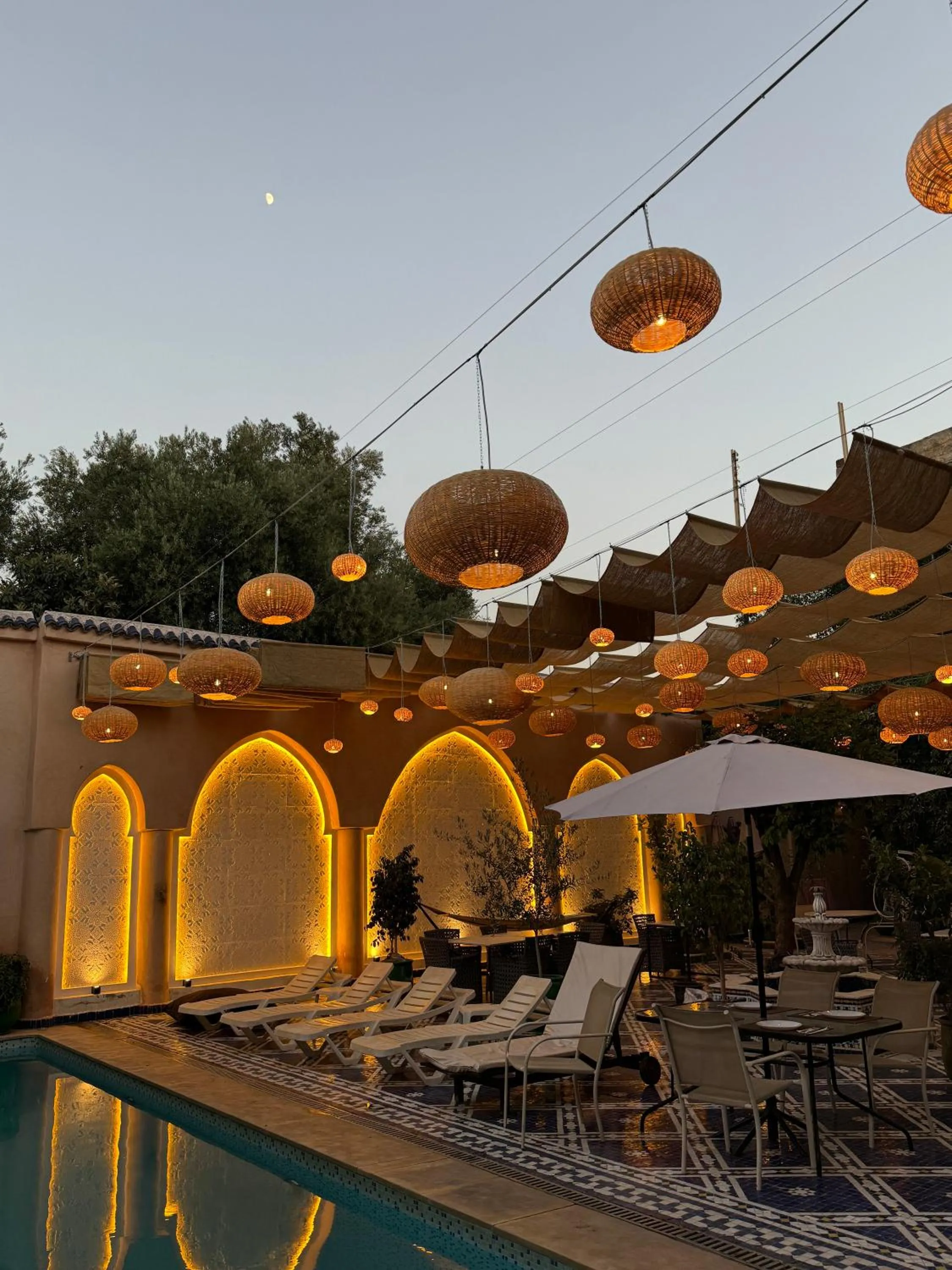 Restaurant/places to eat in Palais Shazam & SPA