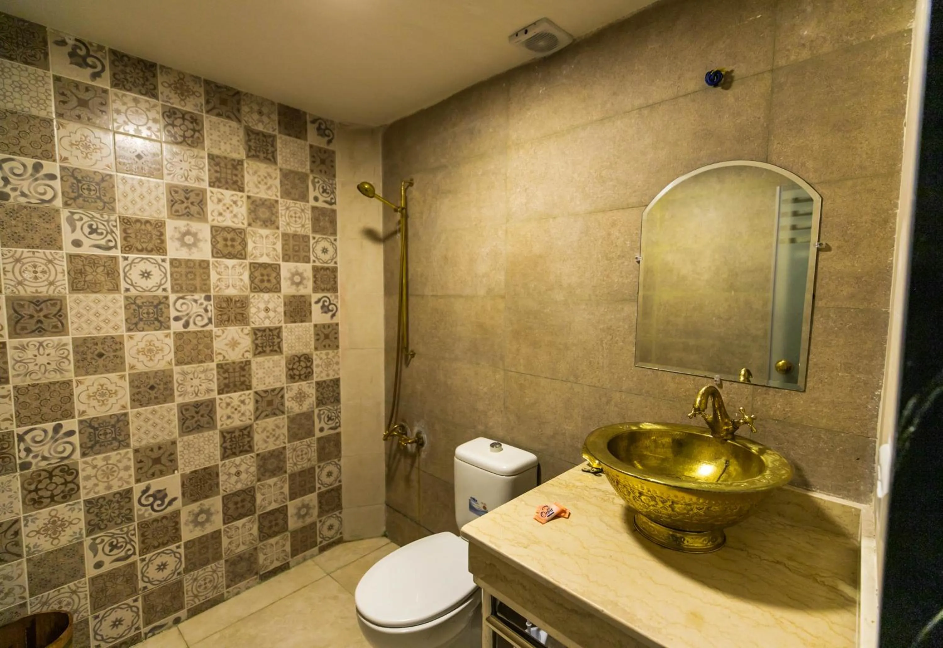 Bathroom in Palais Shazam & SPA