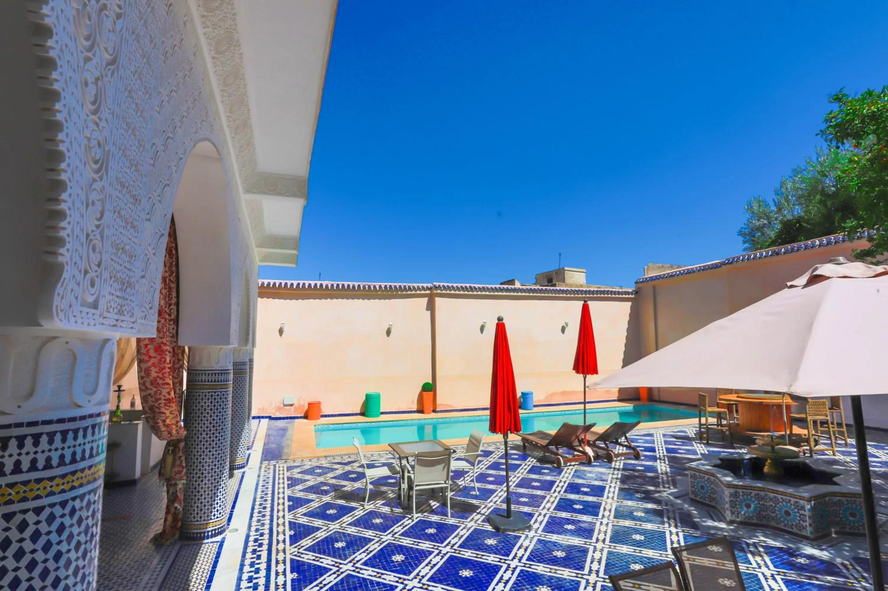 Restaurant/places to eat in Palais Shazam & SPA