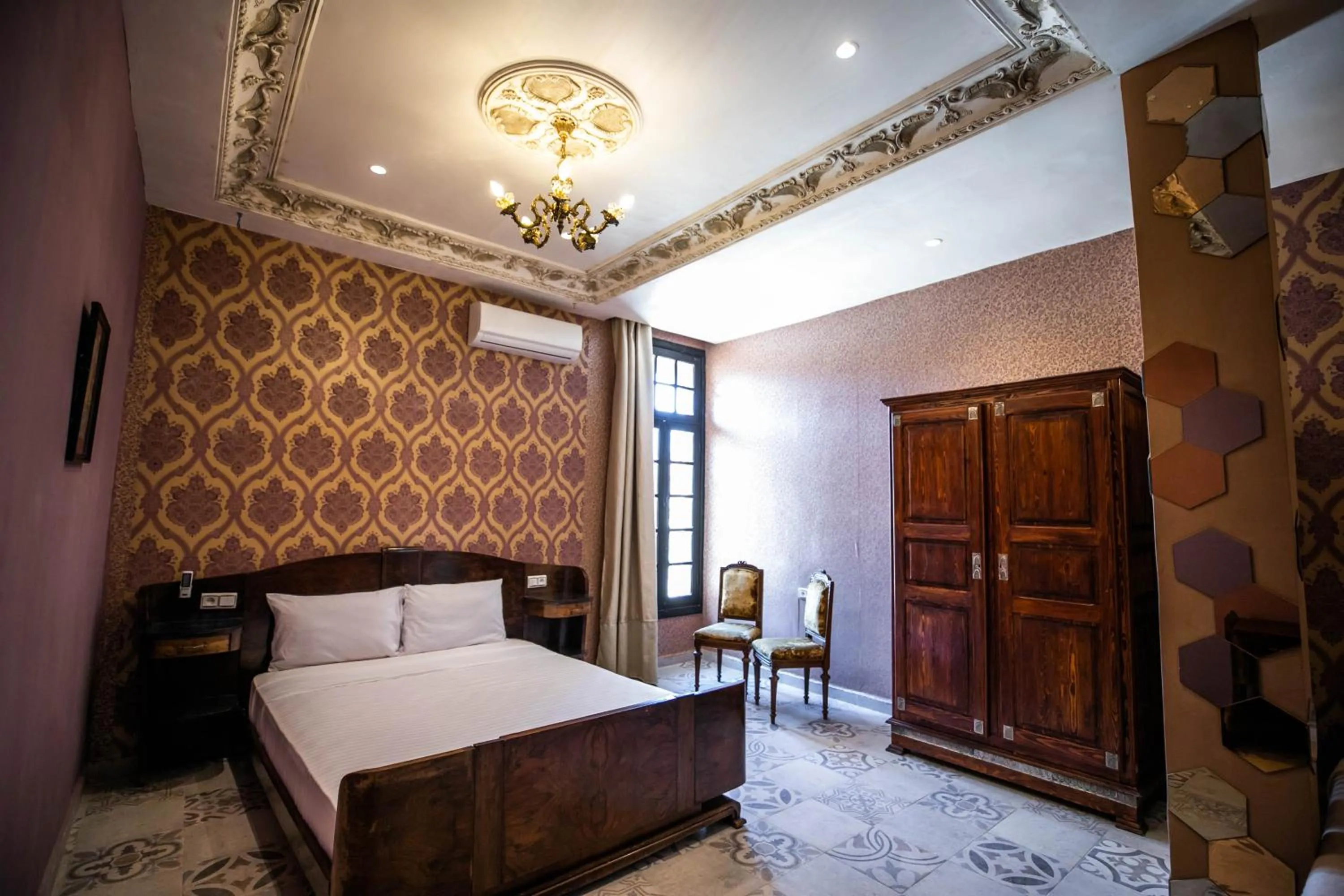 Bedroom, Bed in Palais Shazam & SPA