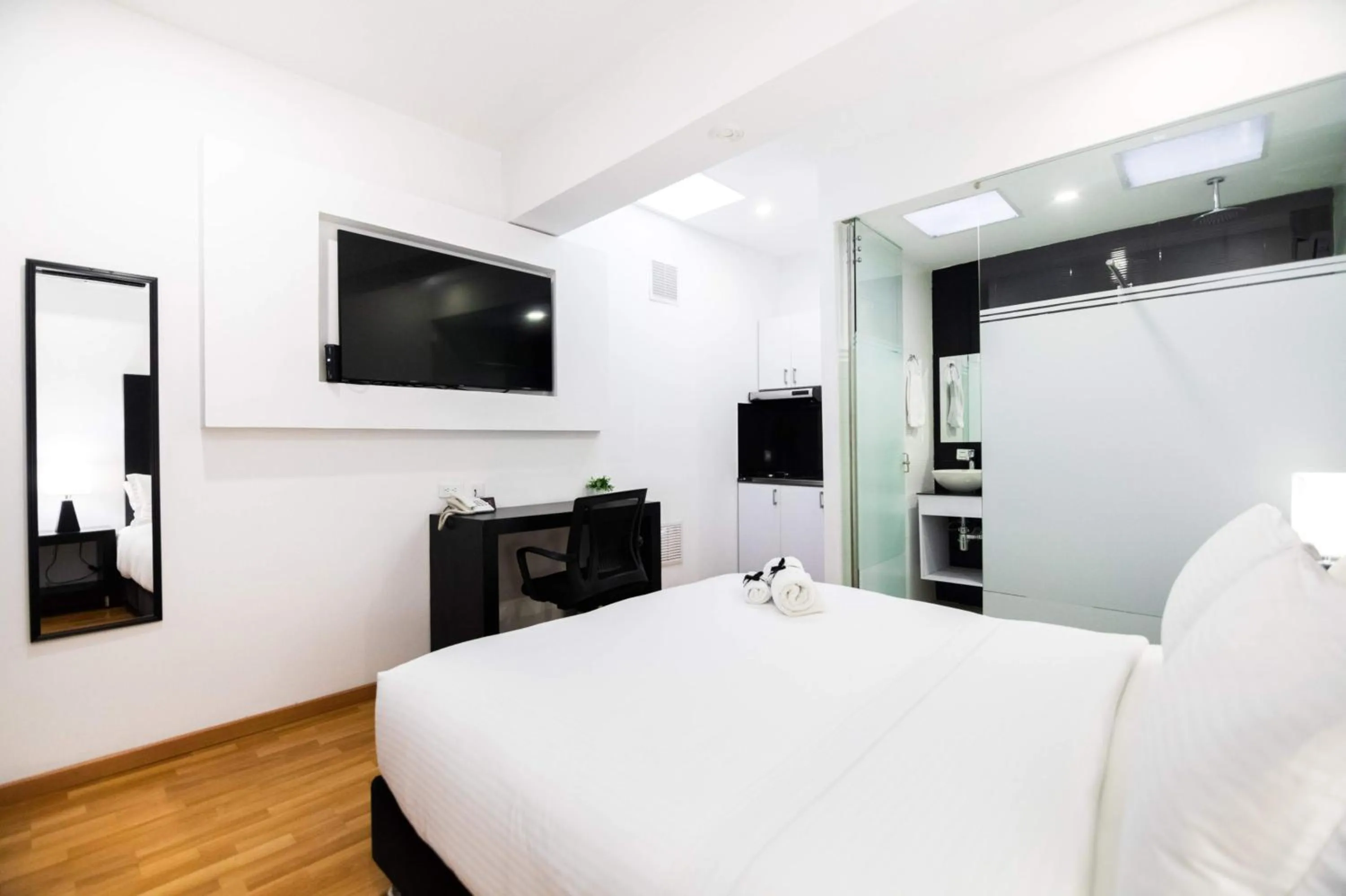 TV and multimedia, Bed in Hotel Z3 Pereira