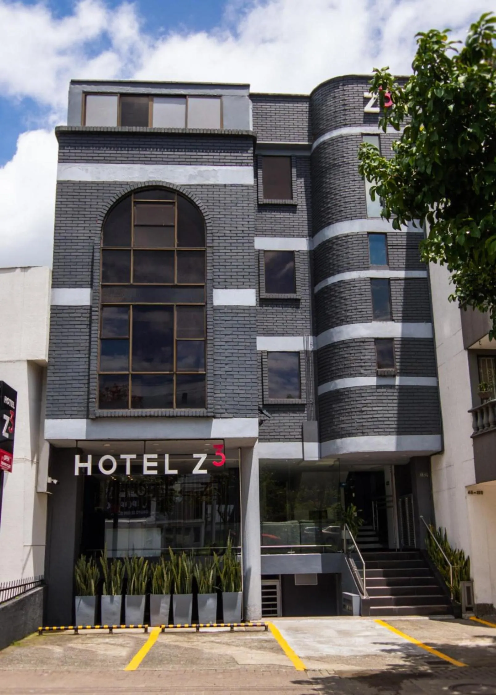 Property building in Hotel Z3 Pereira