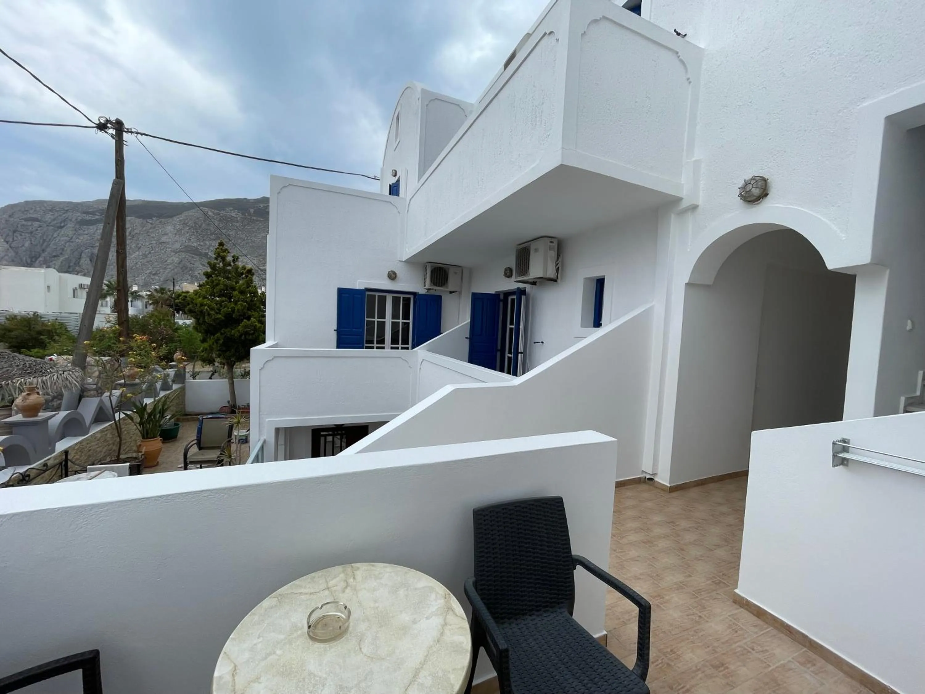 Property building in Leonidas Apartments