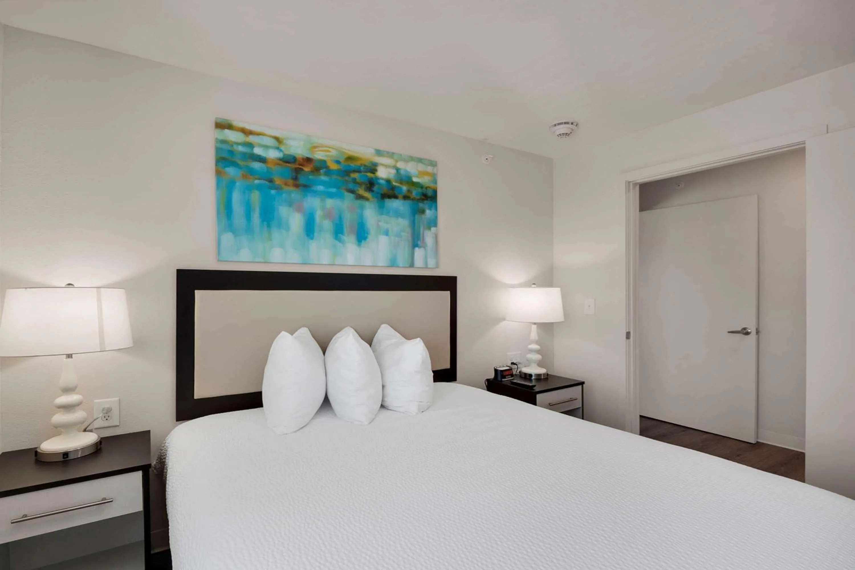Photo of the whole room, Bed in WaterWalk Extended Stay by Wyndham Charlotte - Arrowood