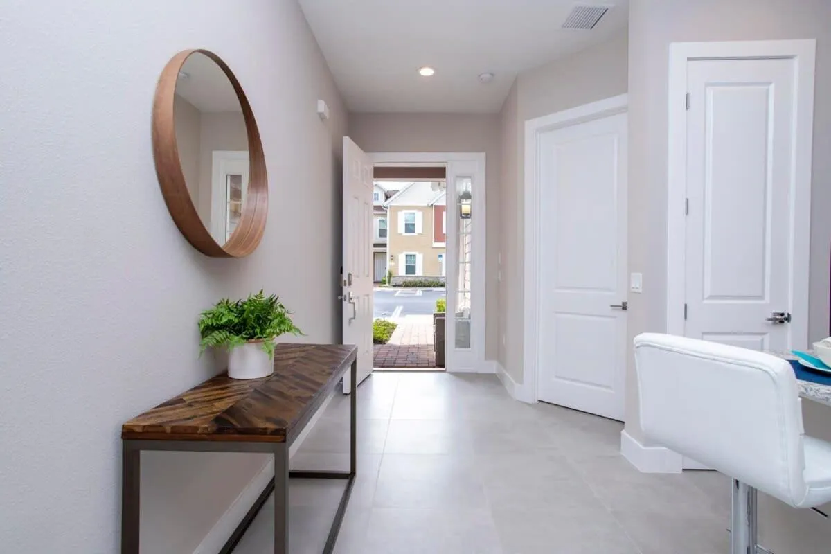 Gorgeous 4 Bedroom Family Friendly Close to Disney 7573