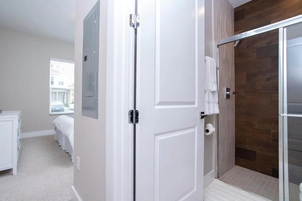 Gorgeous 4 Bedroom Family Friendly Close to Disney 7573