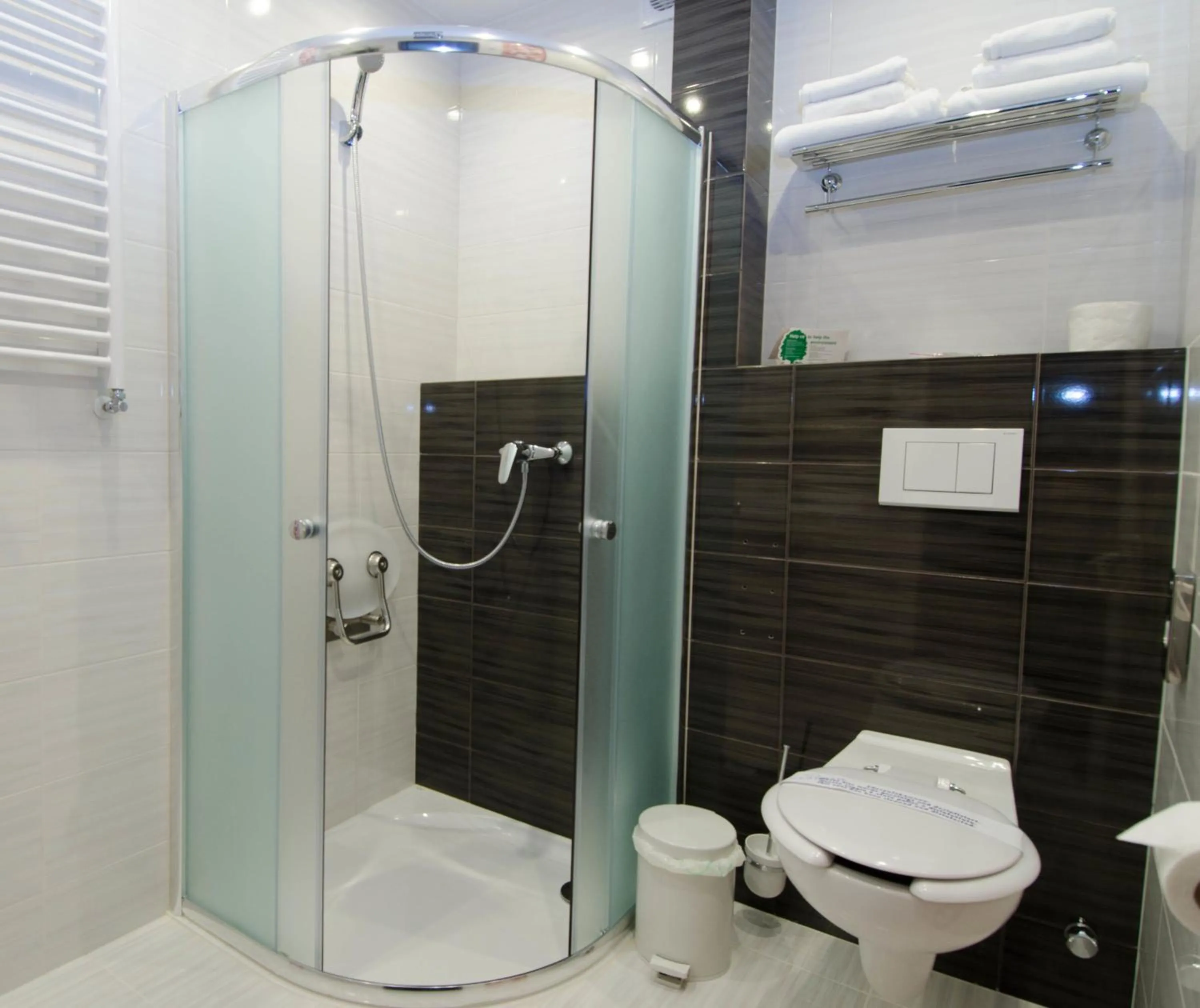 Bathroom in Hotel Atrium