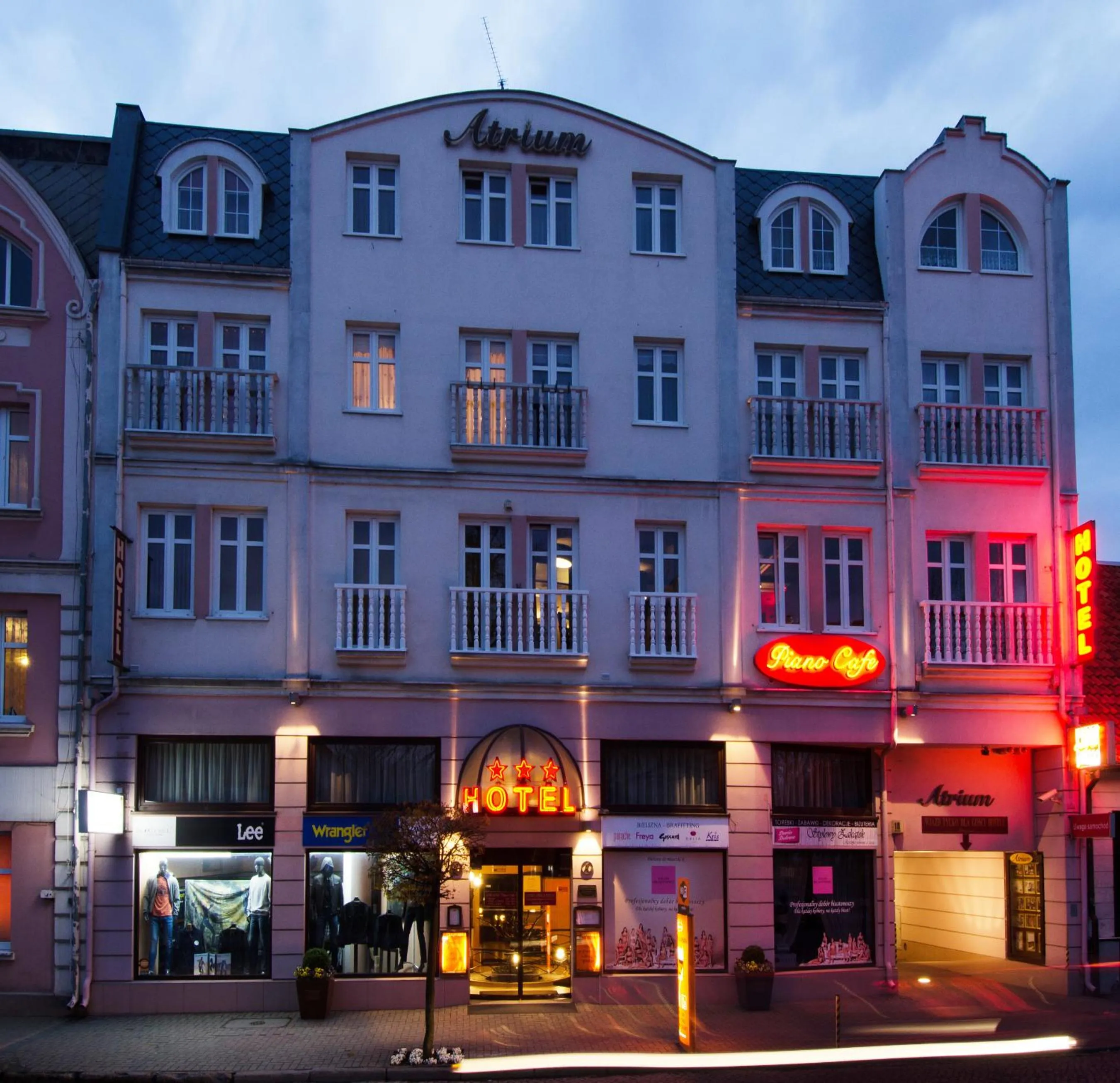 Facade/entrance in Hotel Atrium