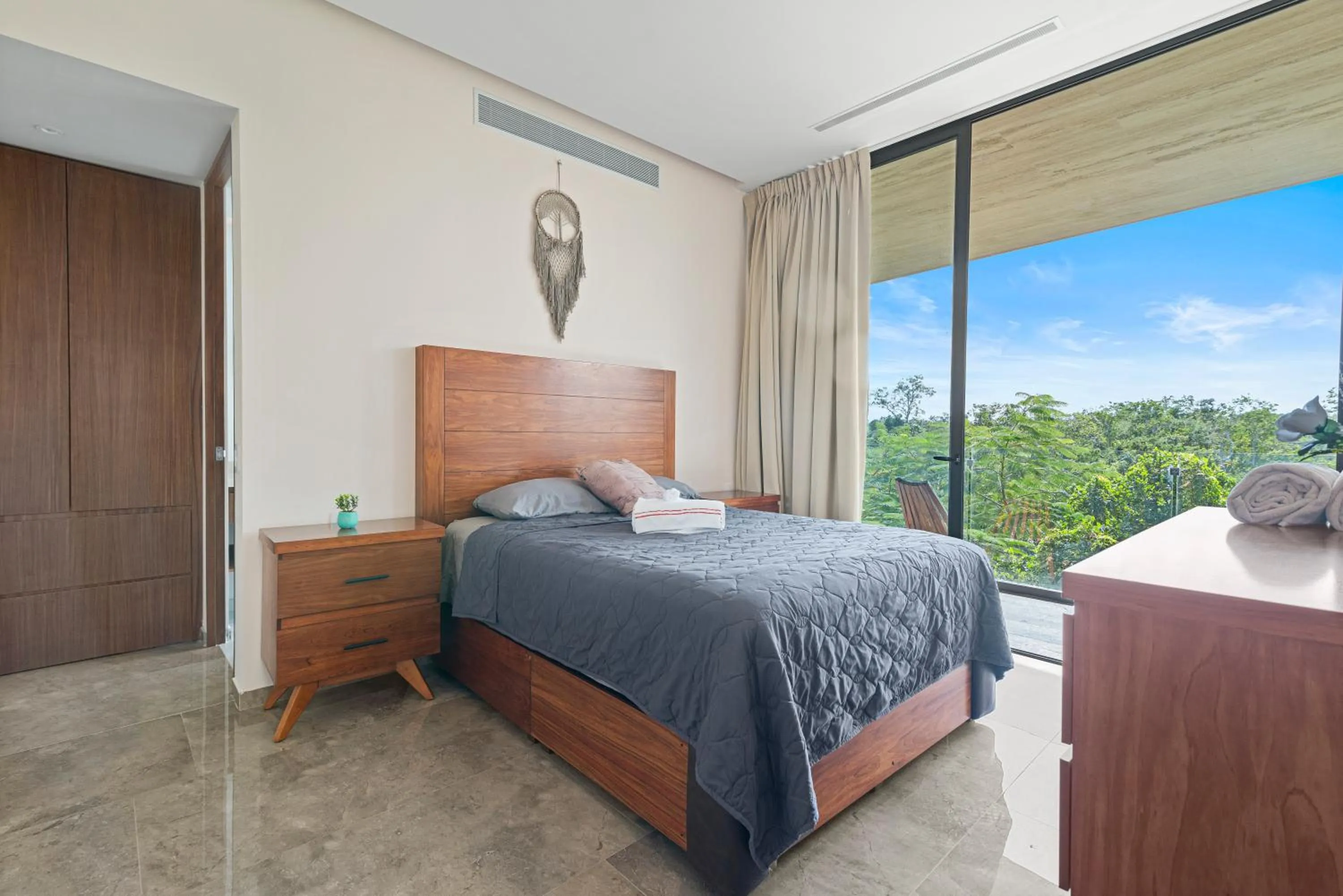 Photo of the whole room, Bed in Mistiq Tulum