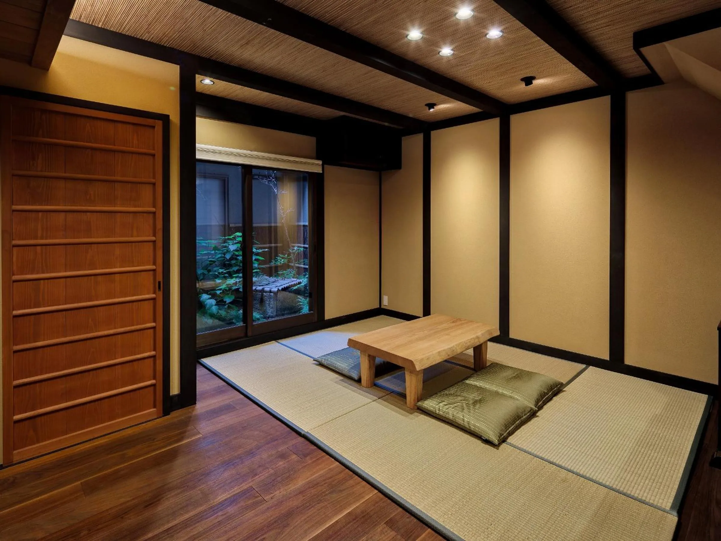 Living room, Bed in Tsumugi Nishinotoinhanayacho