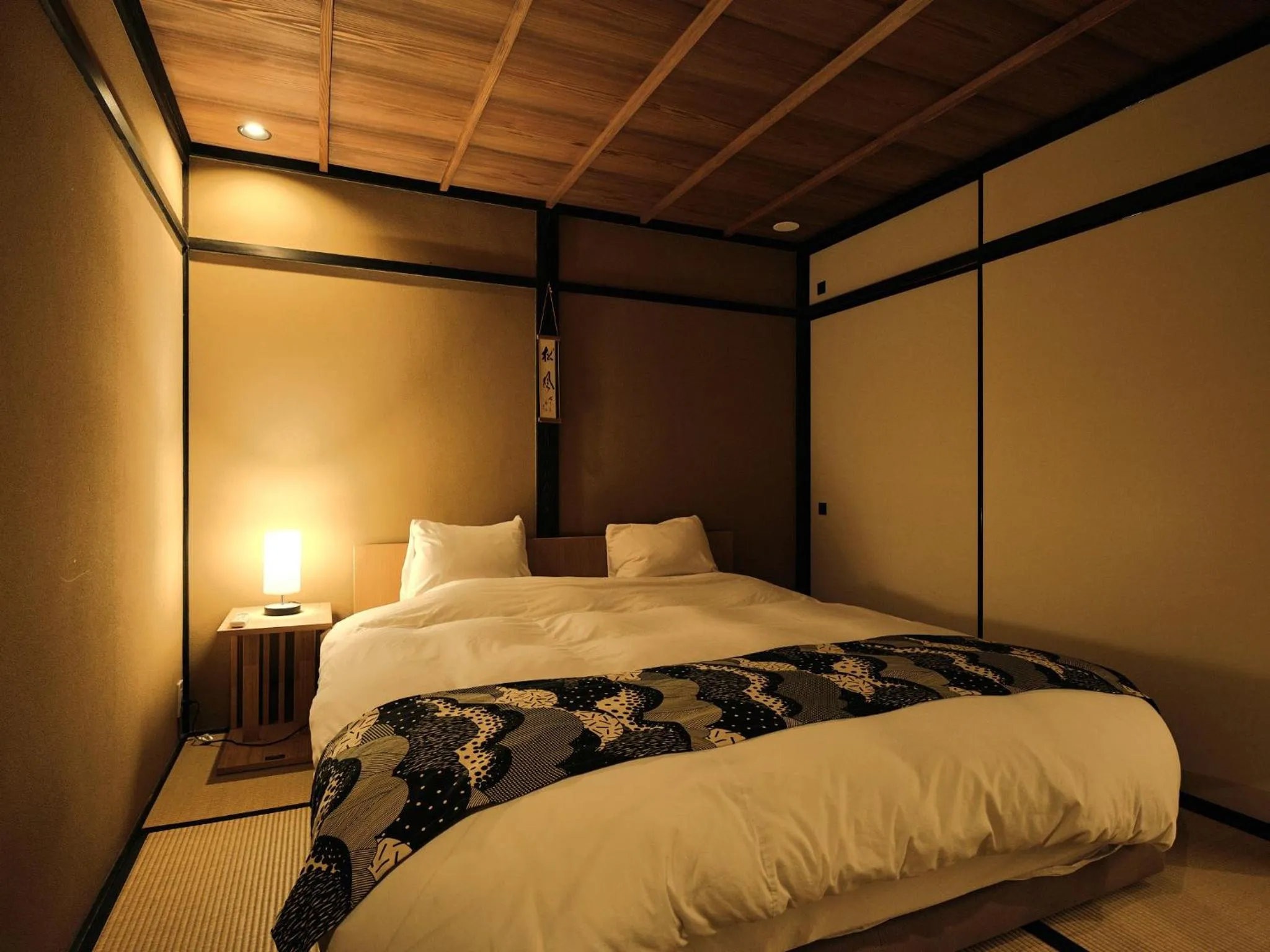 Bed in Tsumugi Nishinotoinhanayacho