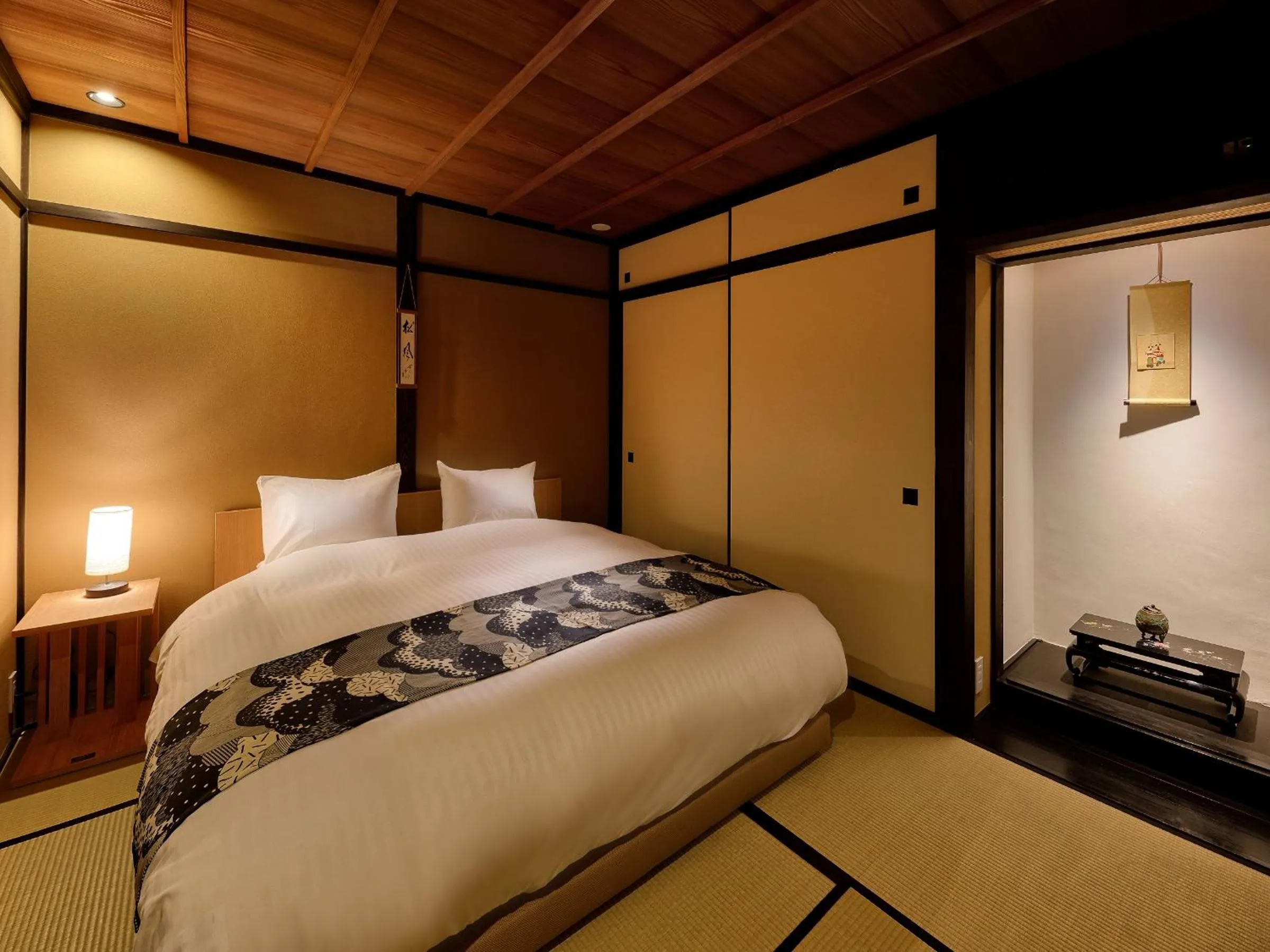 Bedroom, Bed in Tsumugi Nishinotoinhanayacho