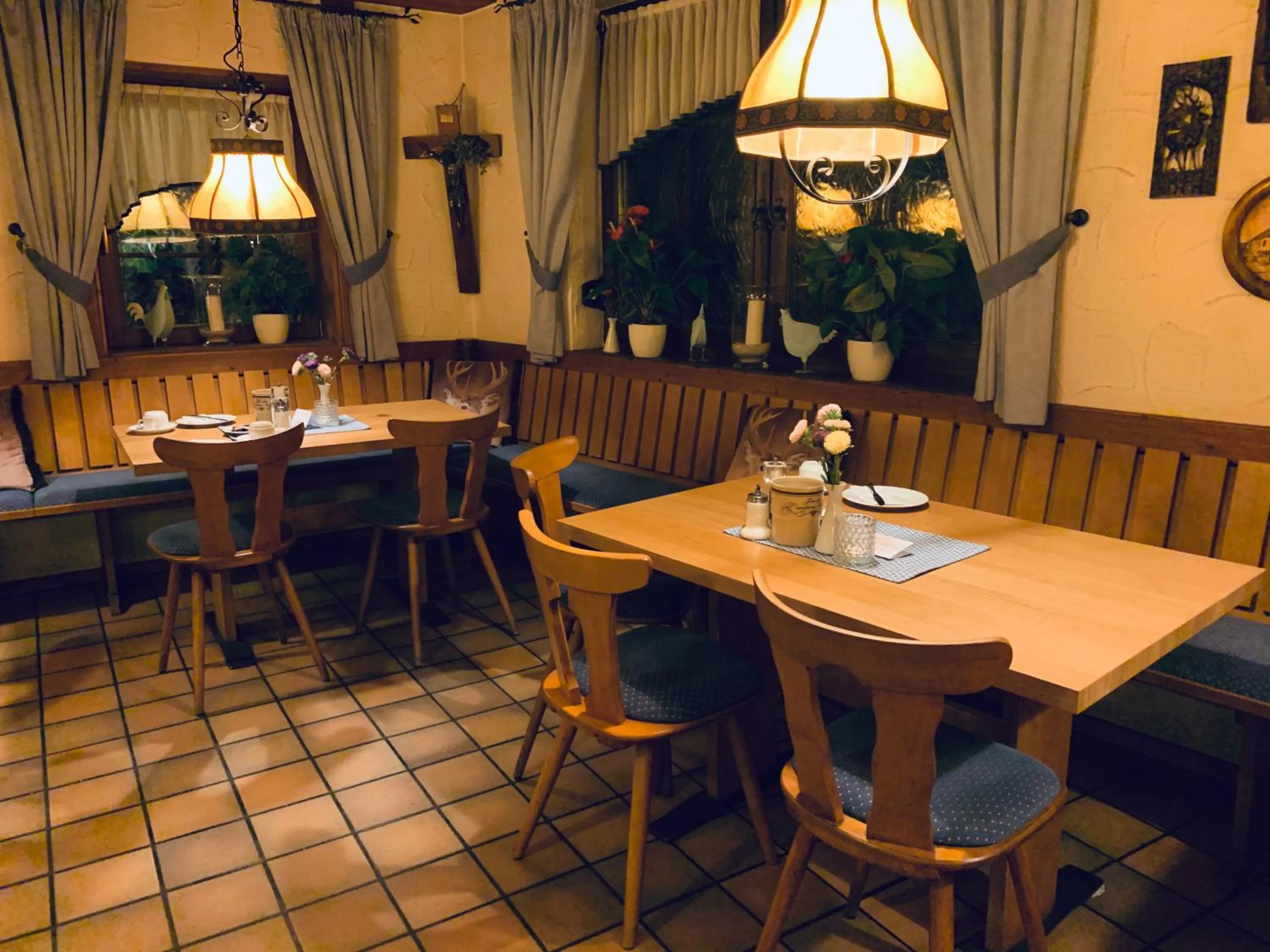 Restaurant/places to eat in Hotel - Restaurant Hirschen - Werneths Landgasthof beim Europa- Park Rust