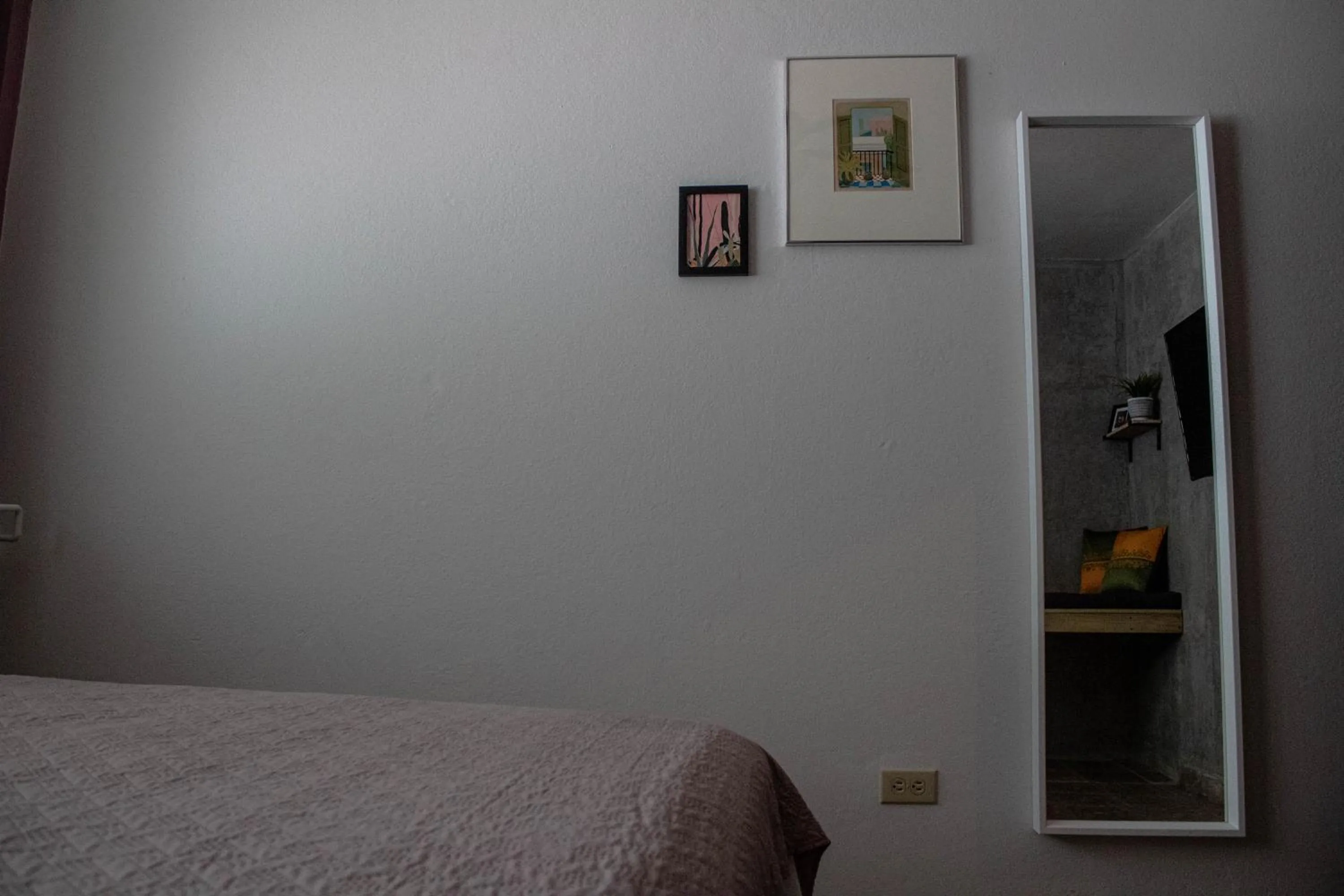 Bed in The Emerald PR