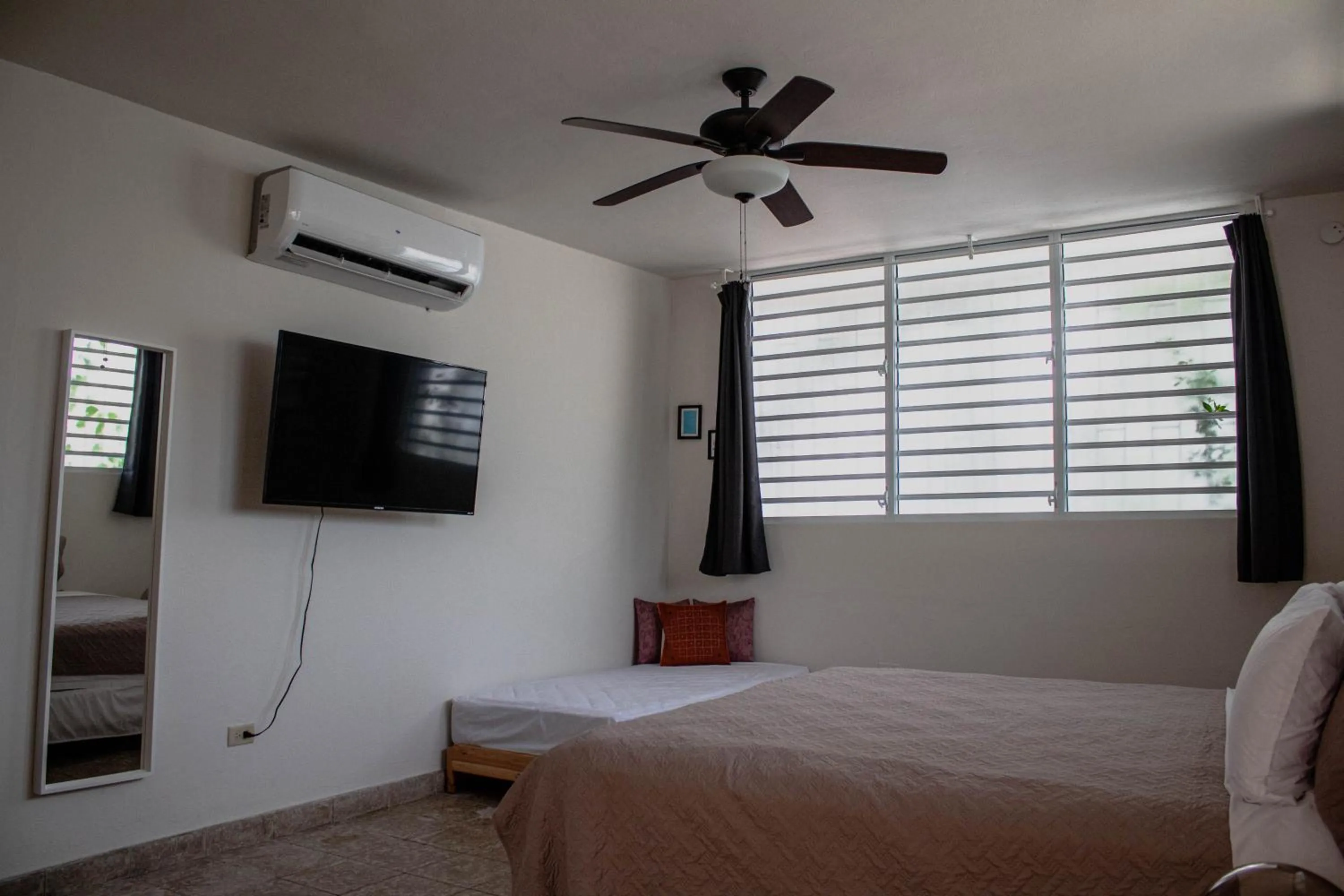 Bed in The Emerald PR