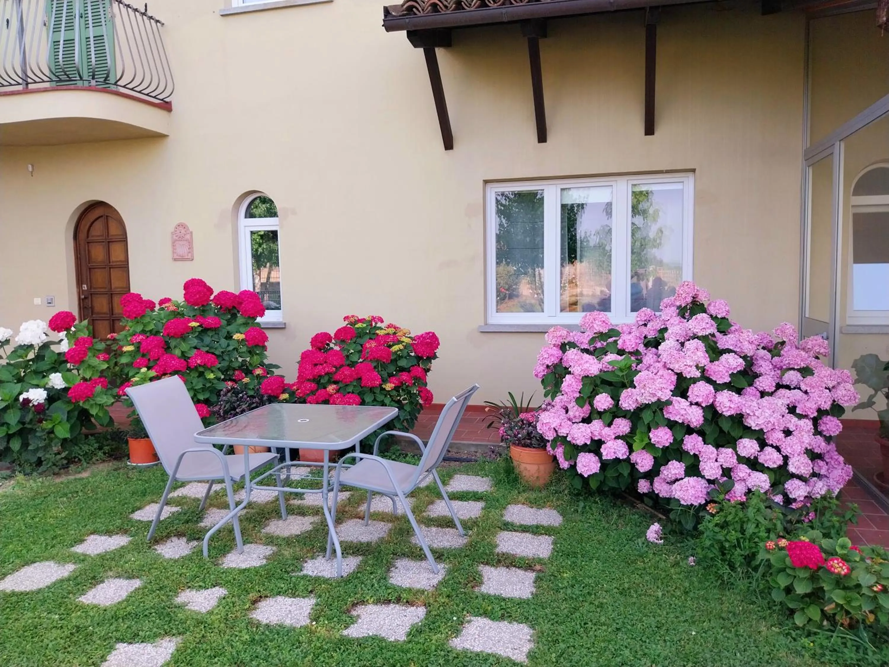 Property building in Villa Bellavista Alba, B&B