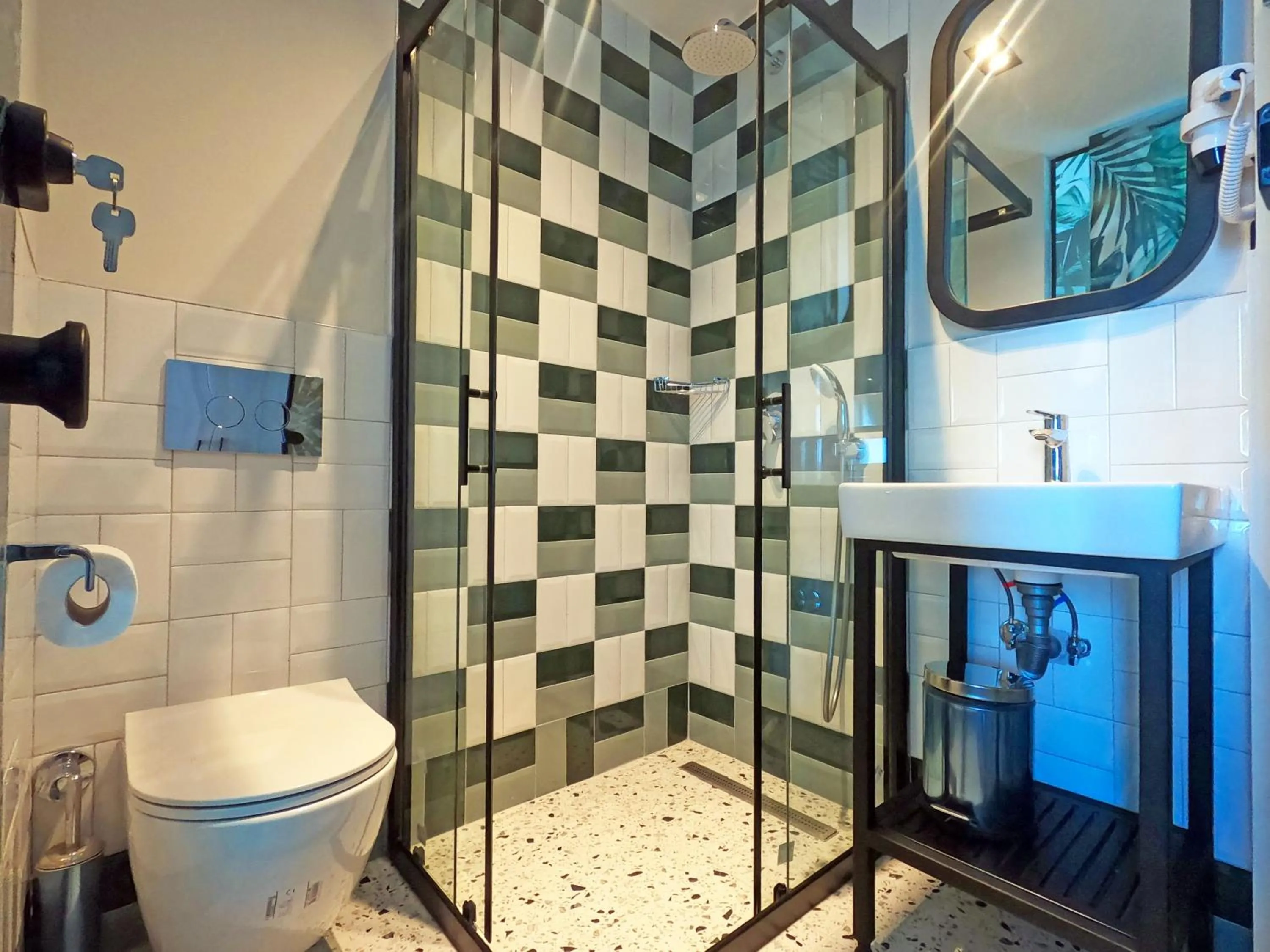 Shower in Yeshill Boutique Hotel