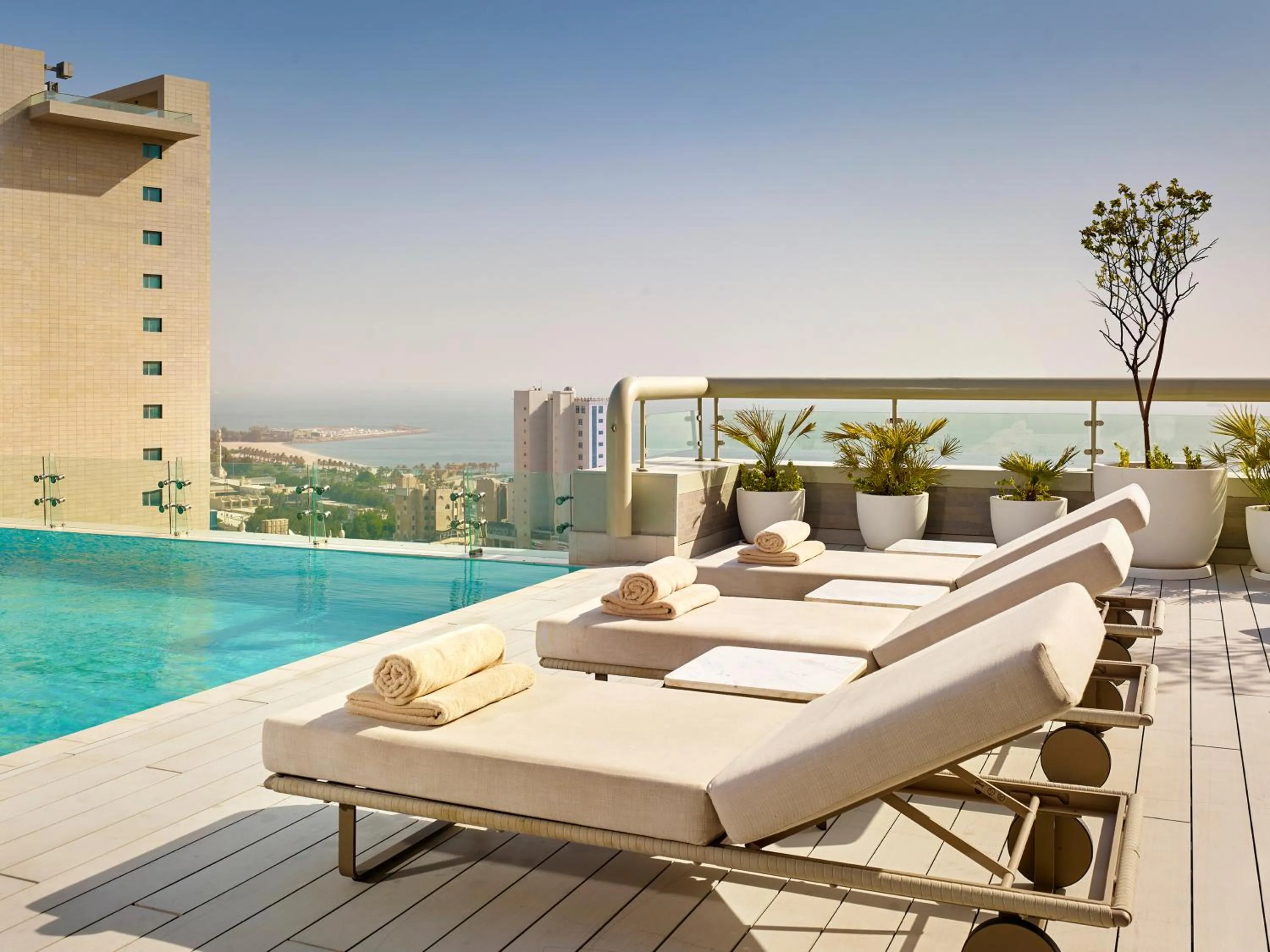 Swimming pool in Hyatt Regency Al Kout Mall