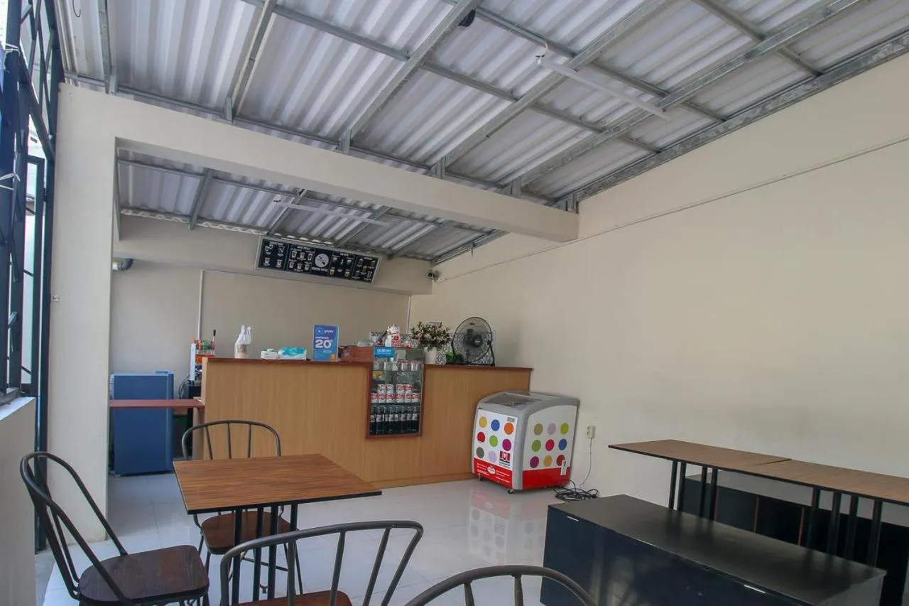 Kitchen or kitchenette in COZROOMS near MRT, Plaza Indonesia, and Grand Indonesia