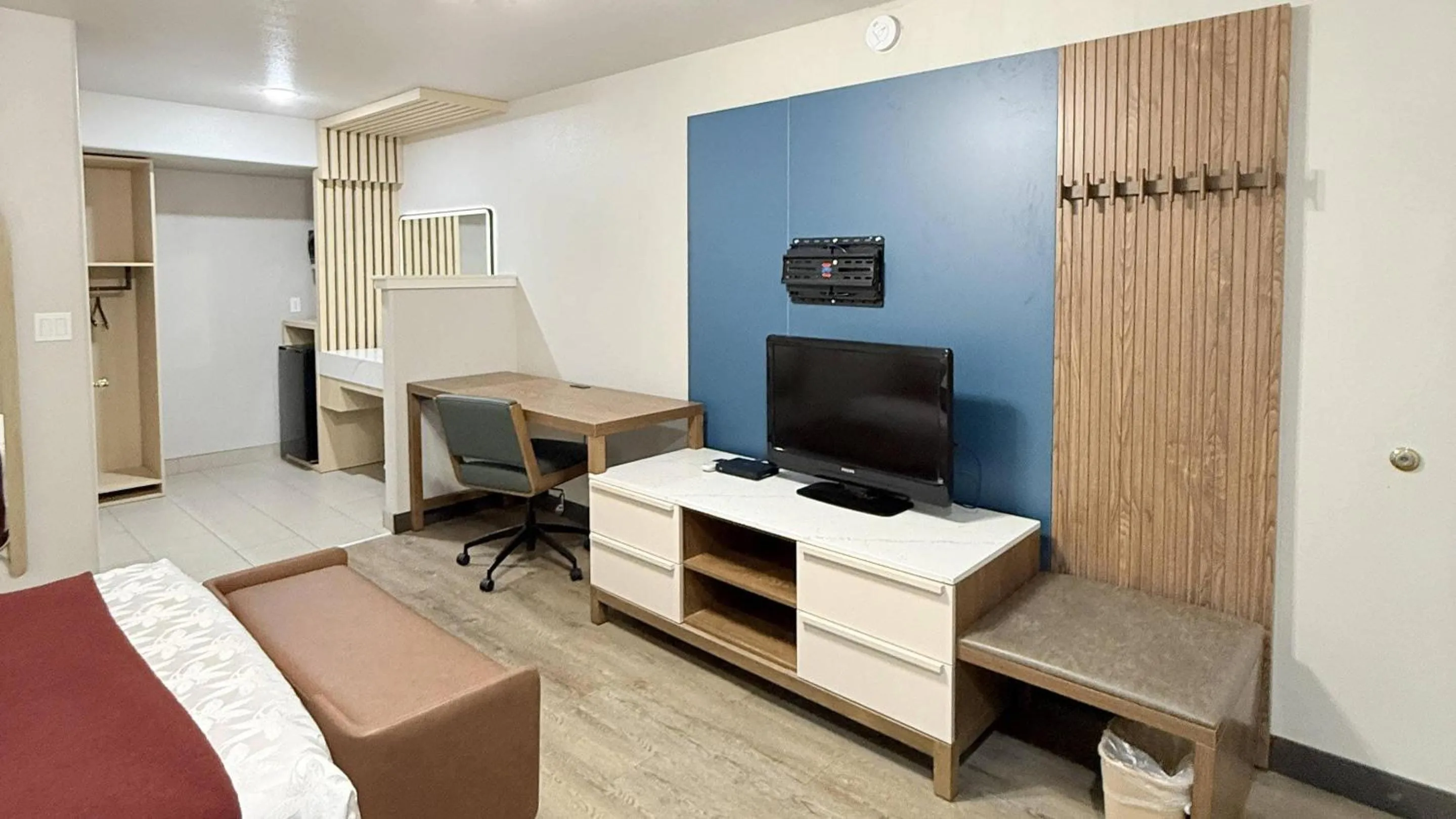 Bedroom, Bed in Rodeway Inn - SFI Winnemucca