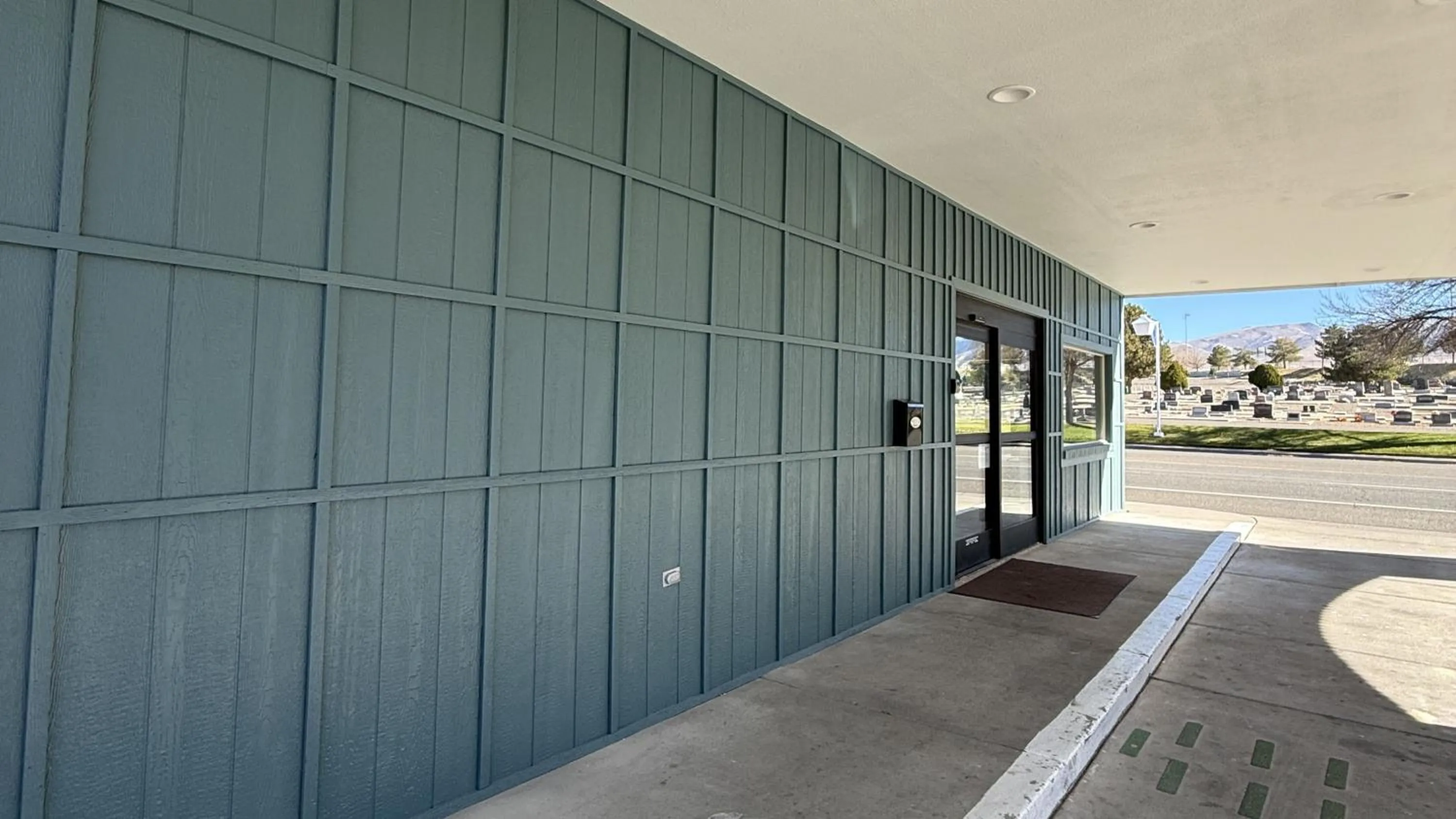 Property building in Rodeway Inn - SFI Winnemucca