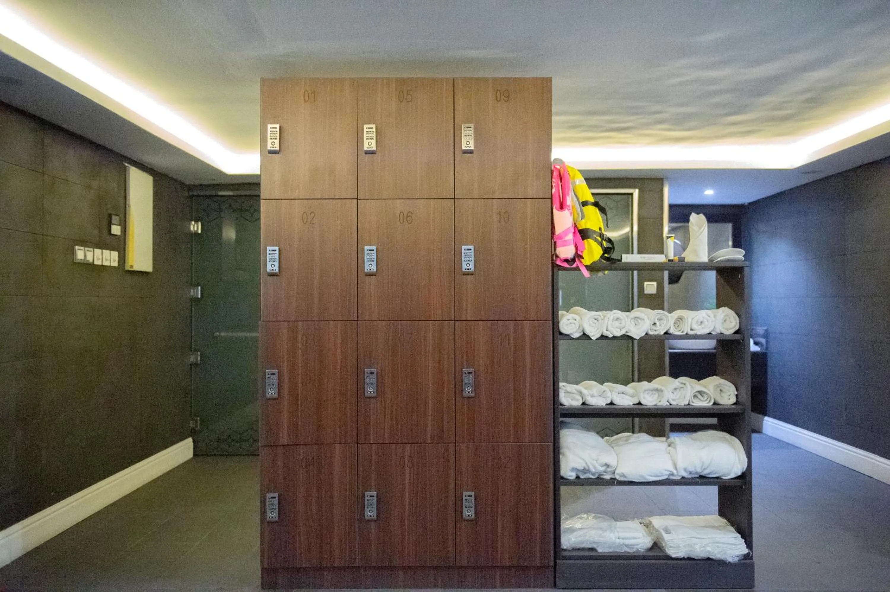locker in Gorash Hotel