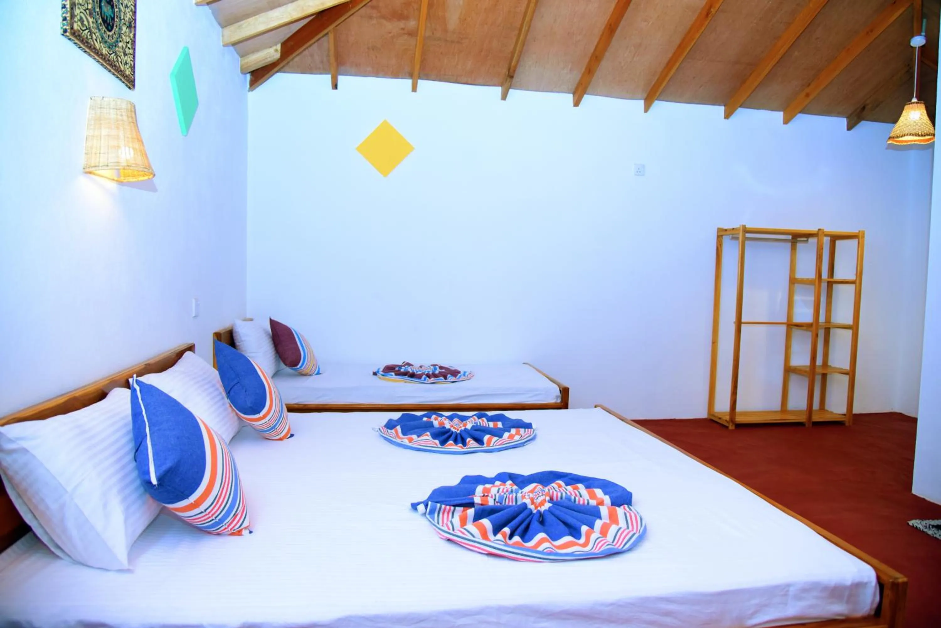 Photo of the whole room, Bed in Prime Surfers Bungalow