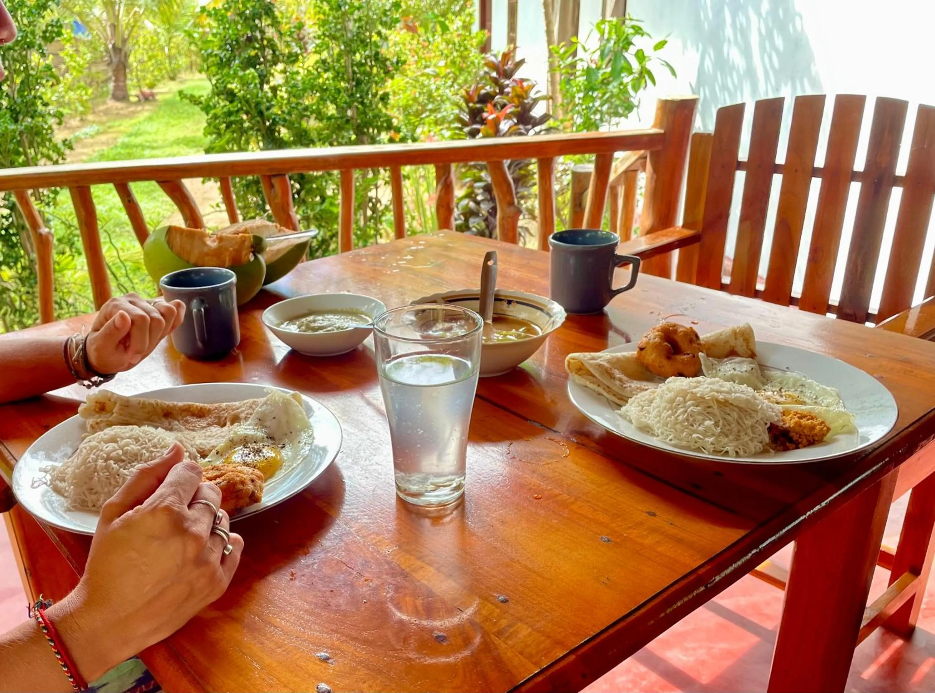 Breakfast in Prime Surfers Bungalow