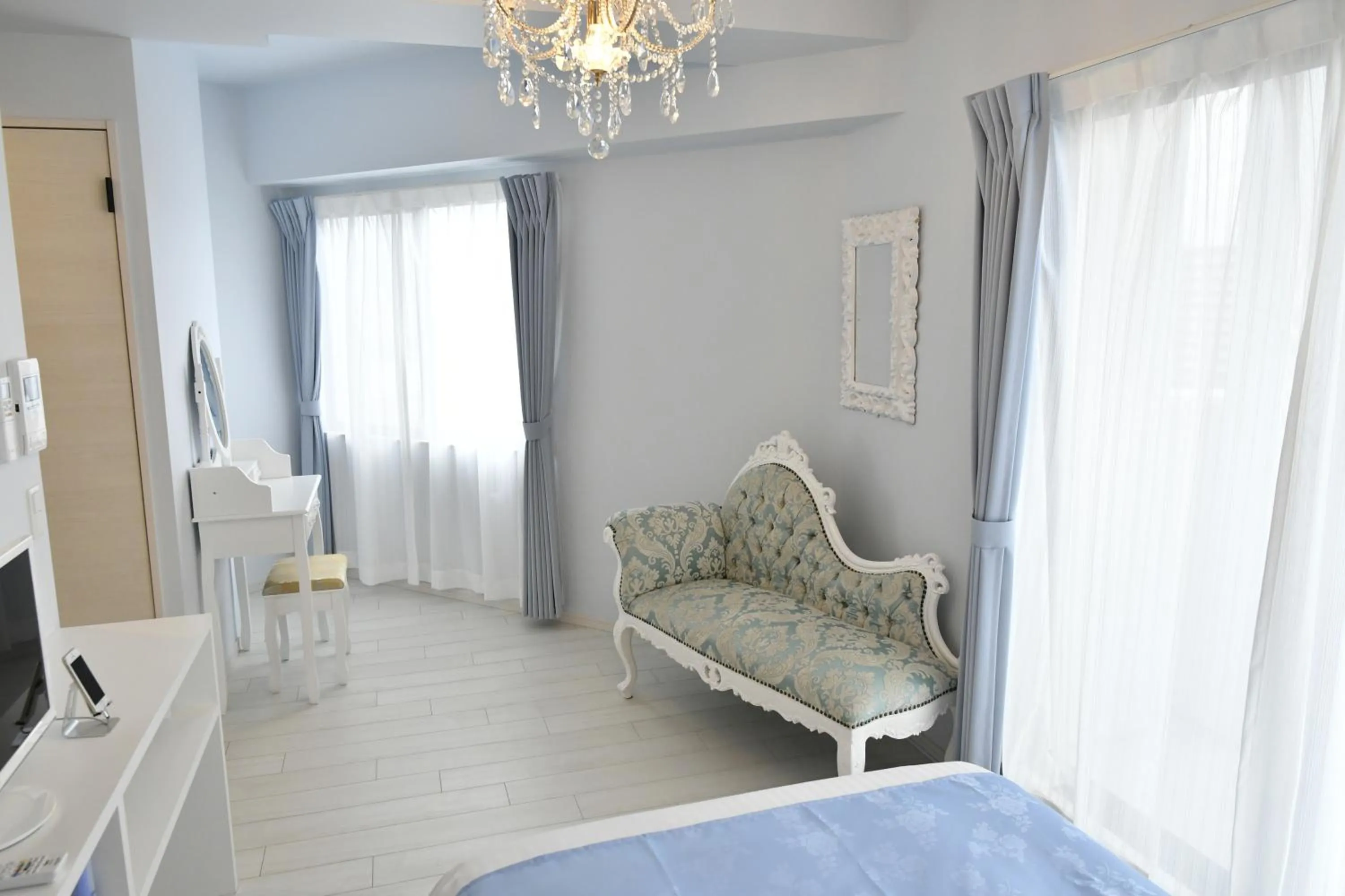 Photo of the whole room, Bed in CRYSTAL ＆ RESORT FUKUOKA