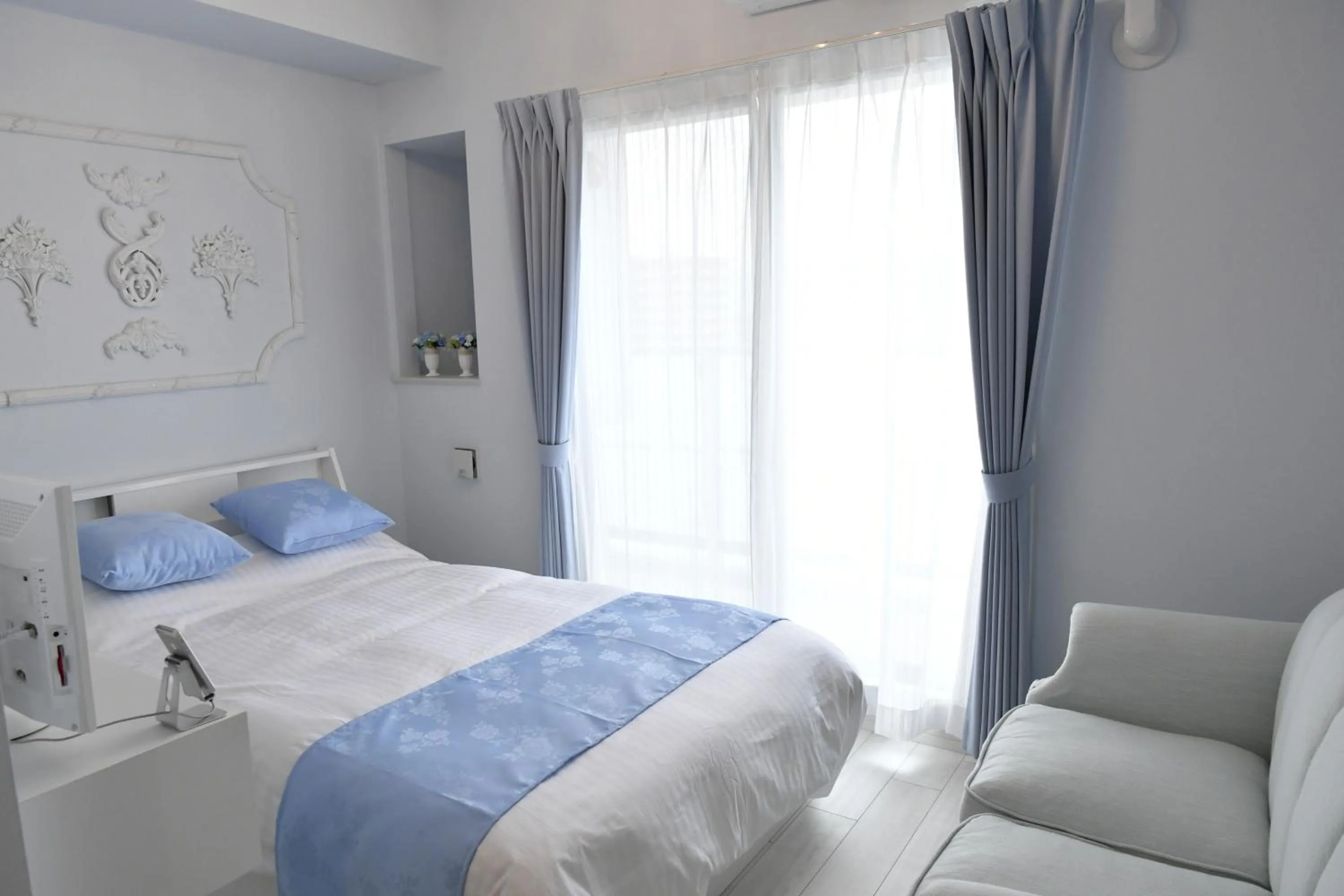 Photo of the whole room, Bed in CRYSTAL ＆ RESORT FUKUOKA