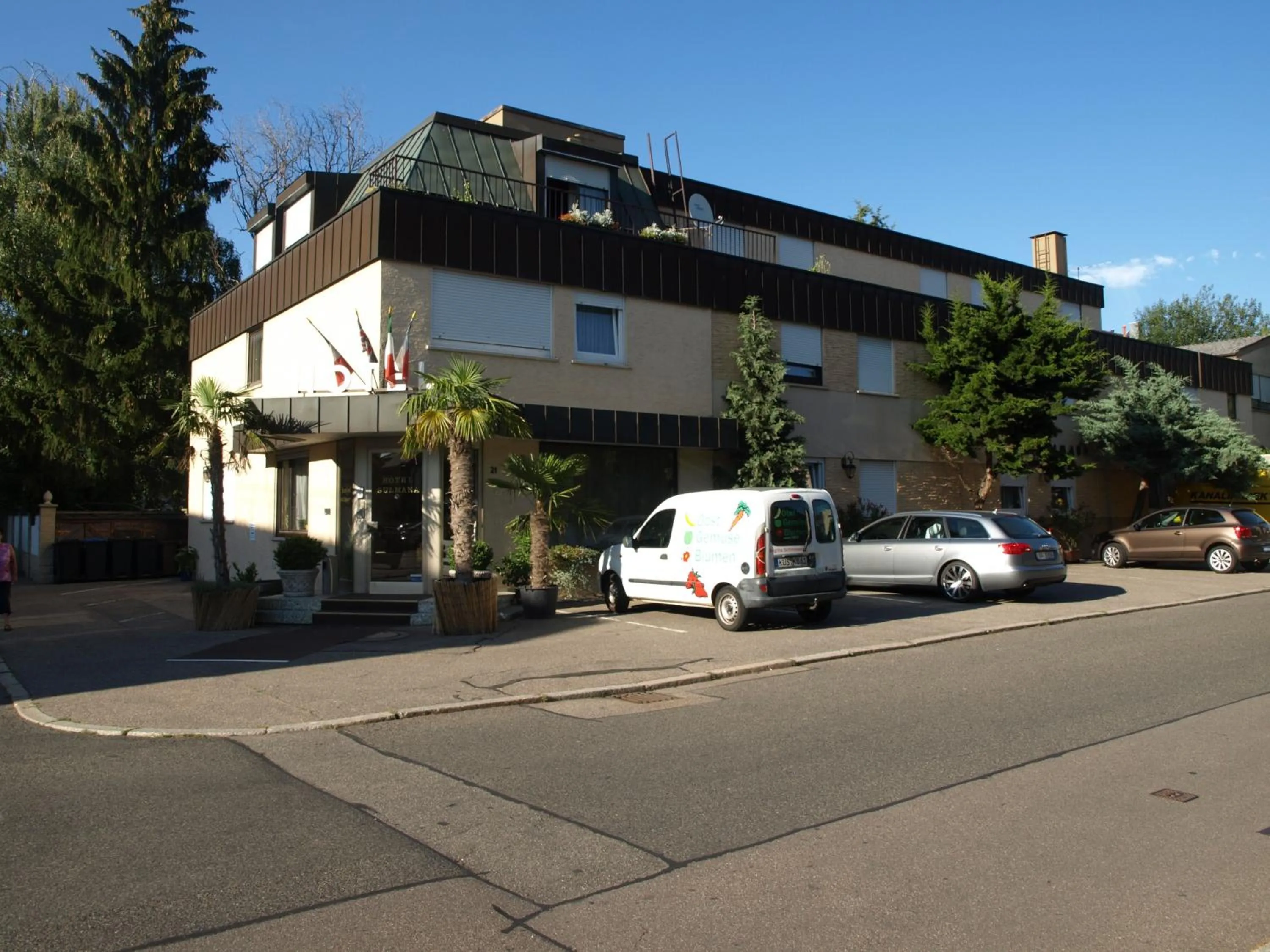Facade/entrance in Hotel Villa Sulmana