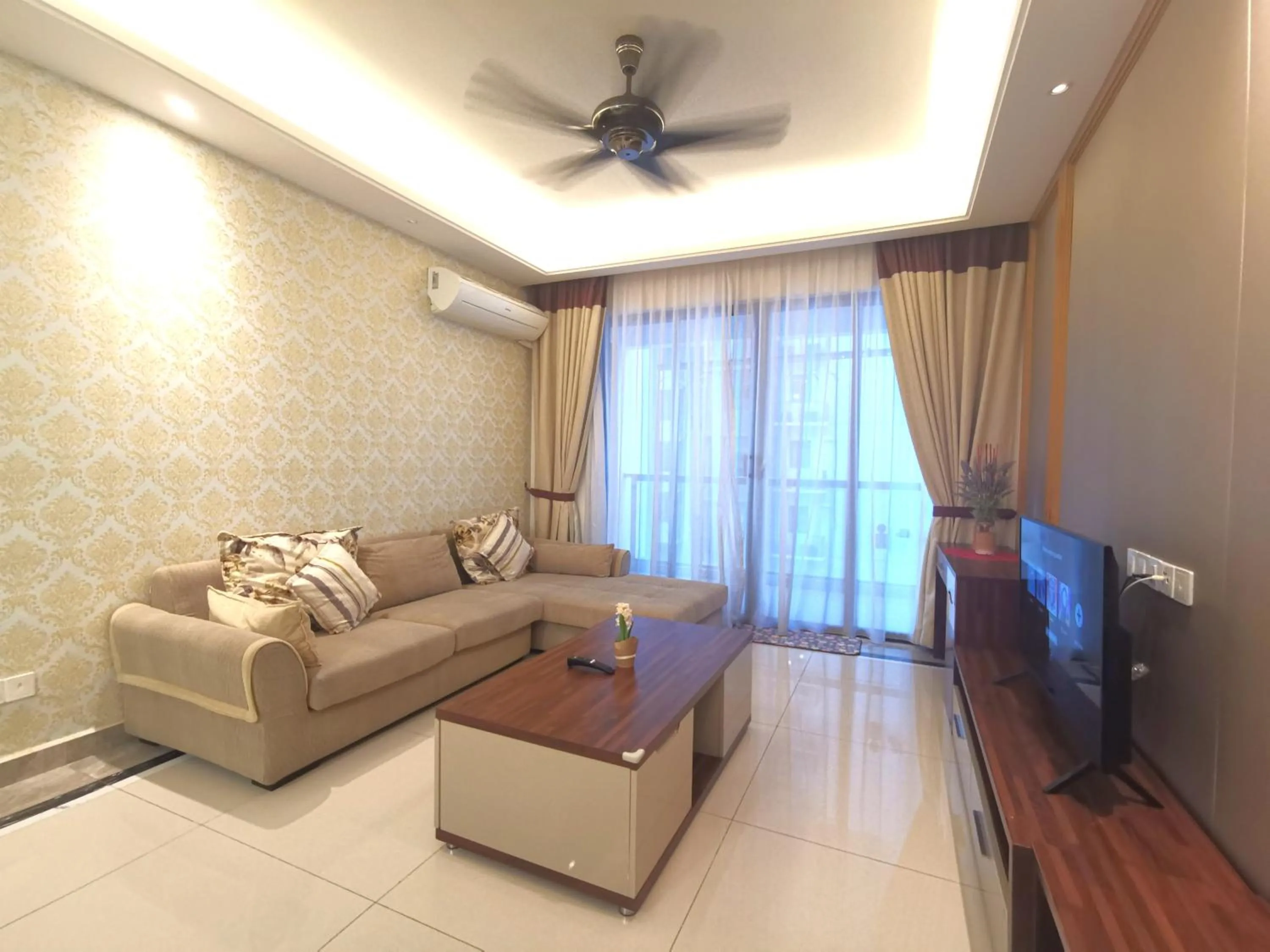 R&F Princess Cove by Maco Home