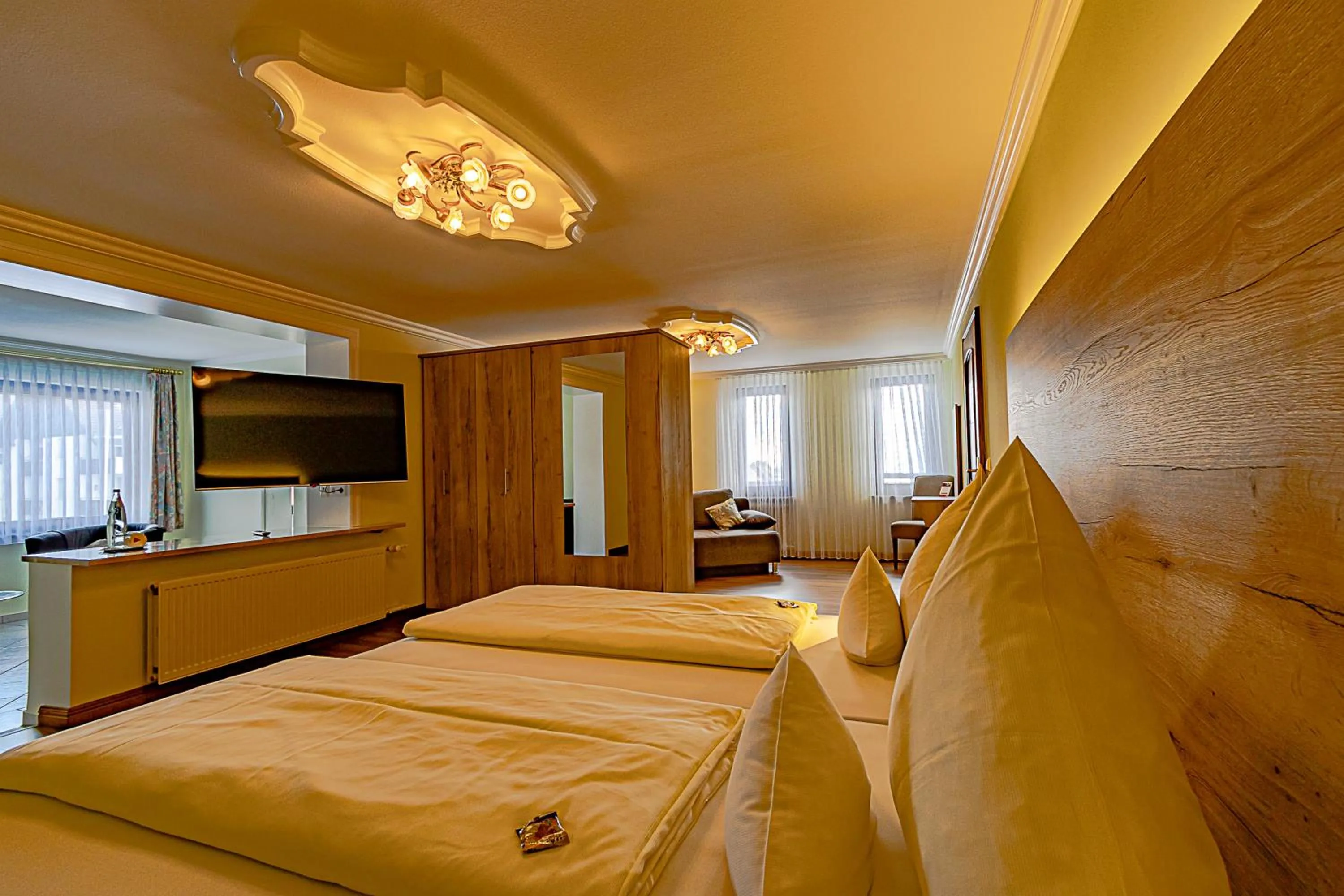 Bedroom, Bed in Hotel Schneider