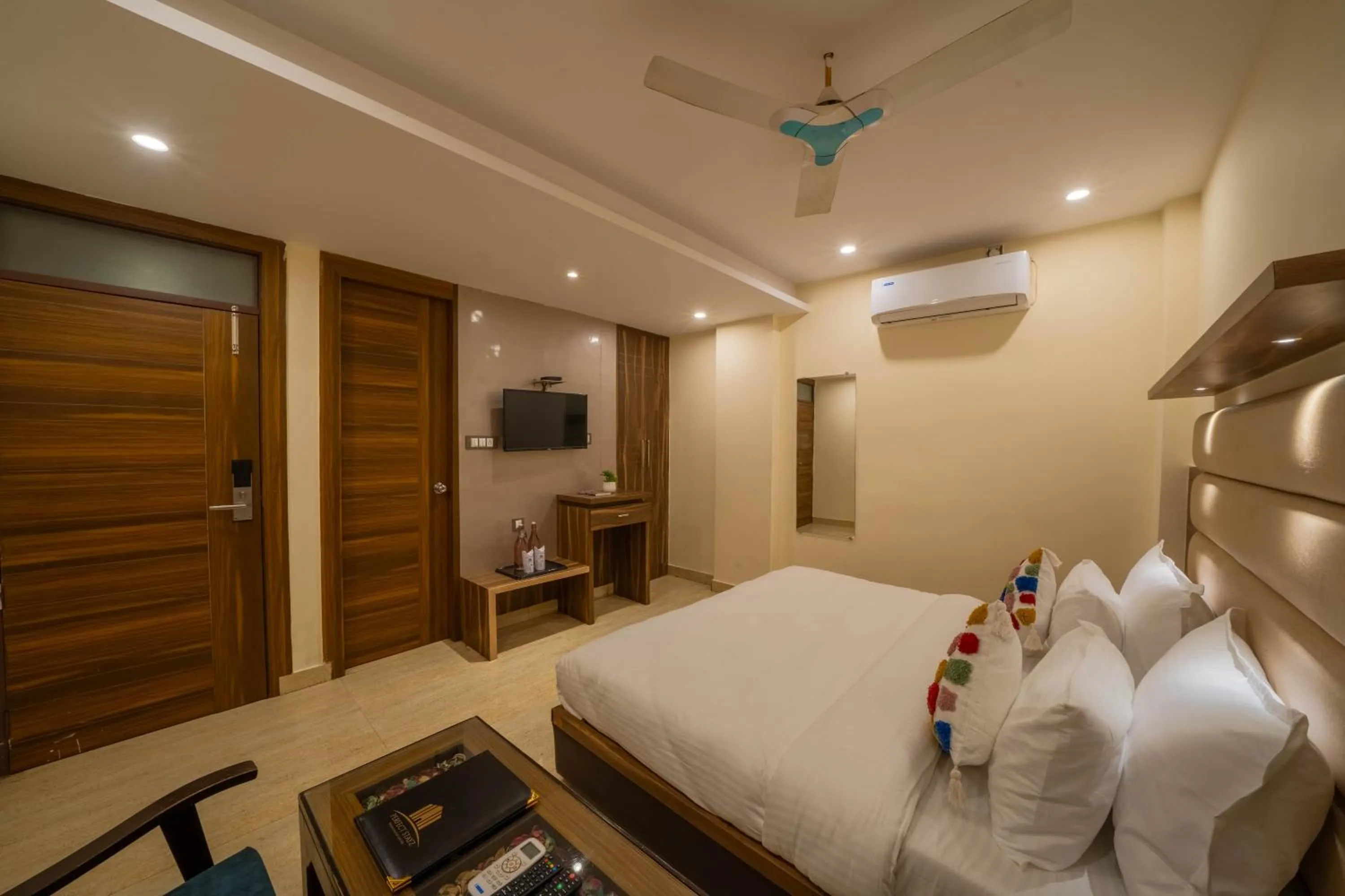 TV and multimedia, Bed in Perfectstayz Premium Ganga Heights - Ganga View rooftop cafe