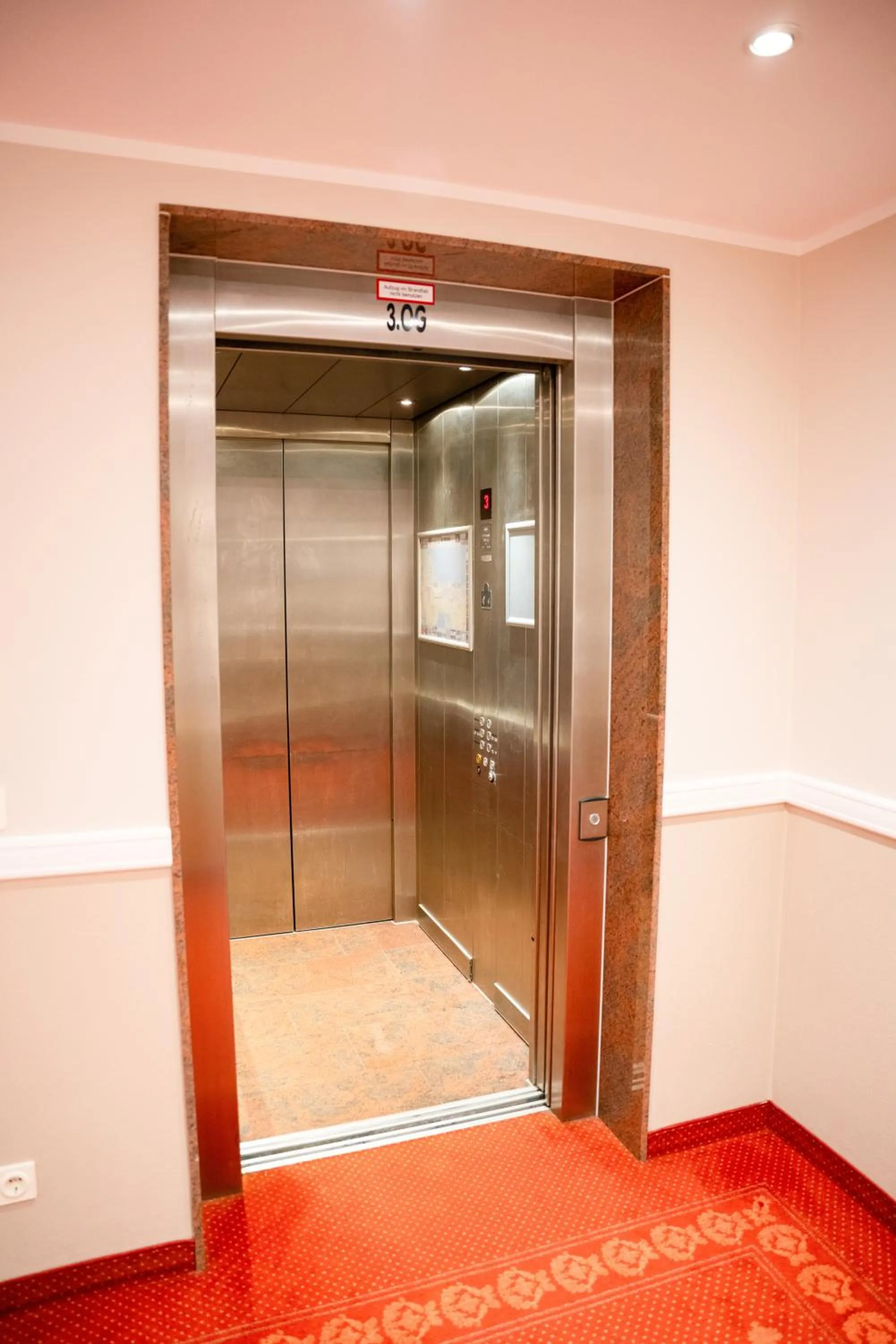 elevator in Hotel Villa Gropius