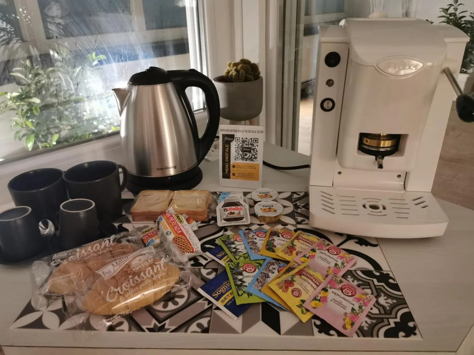 Breakfast in Italians b&b luxury suite