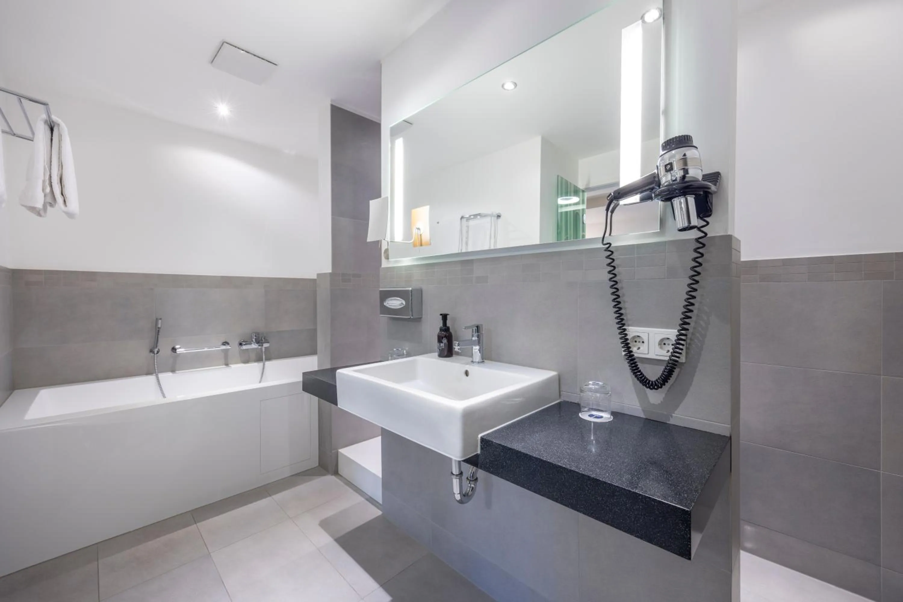 Bathroom in Fletcher Waldhotel Nordrhein-Westfalen