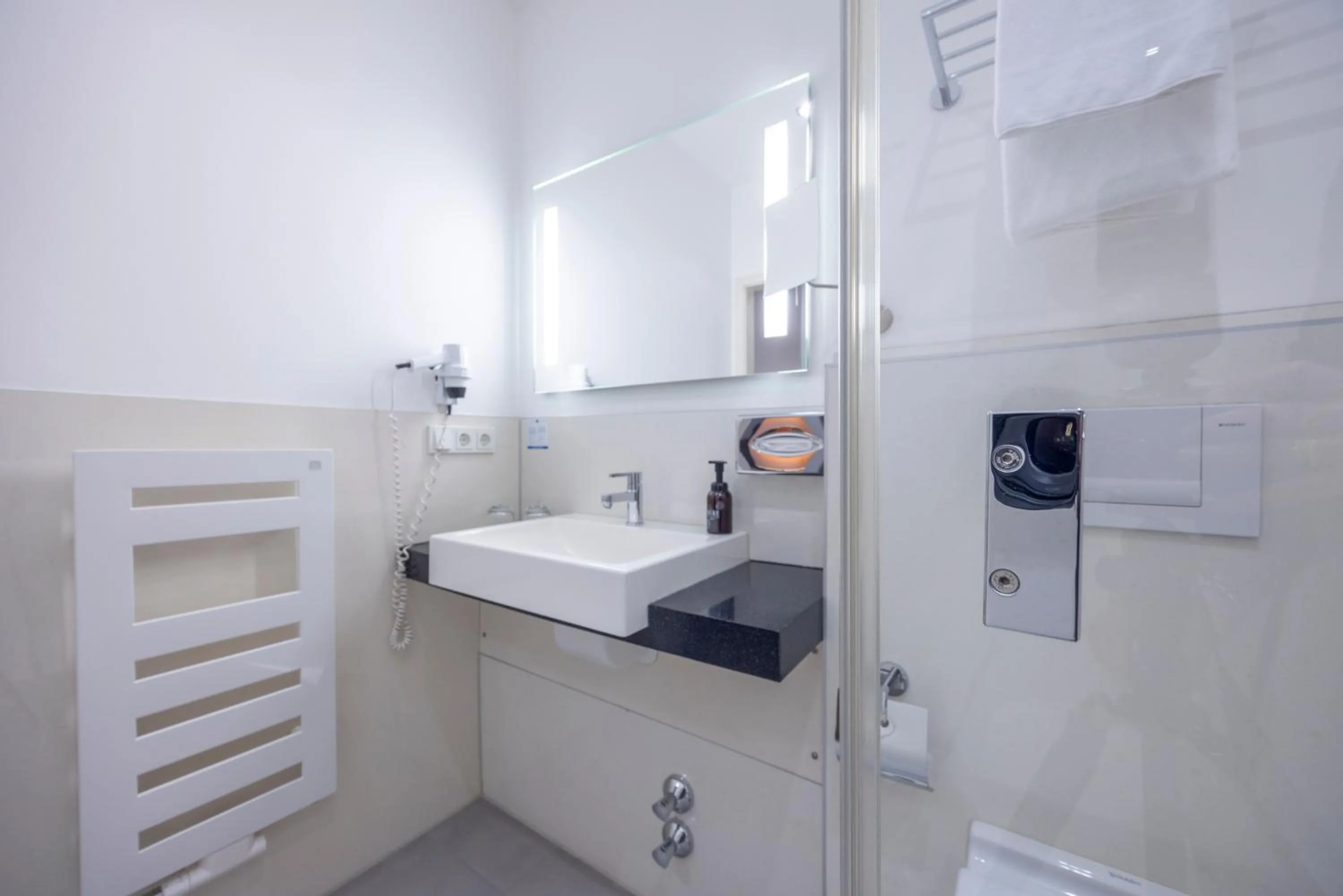 Bathroom in Fletcher Waldhotel Nordrhein-Westfalen